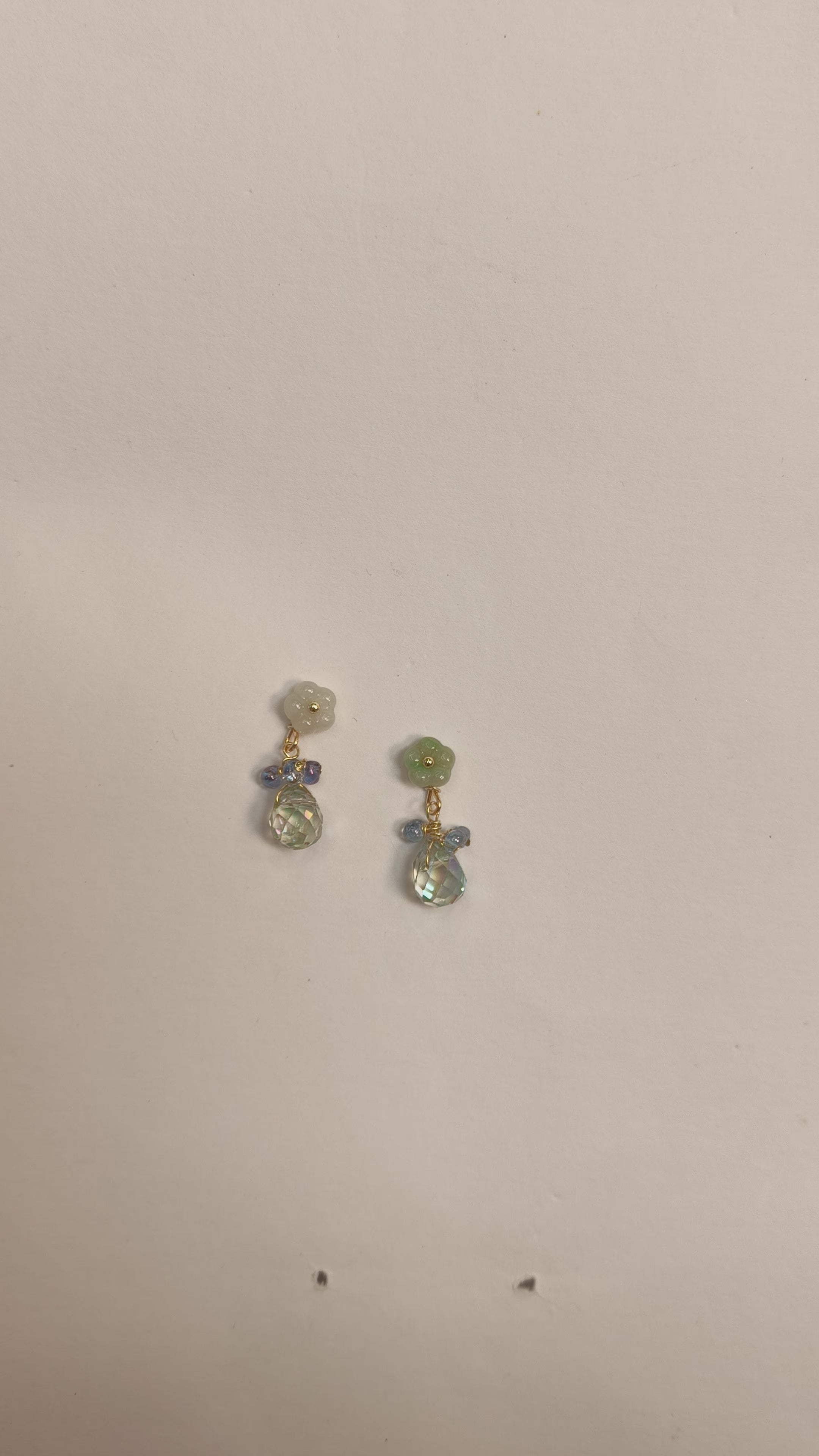 WE delite crystal and jadeite earring