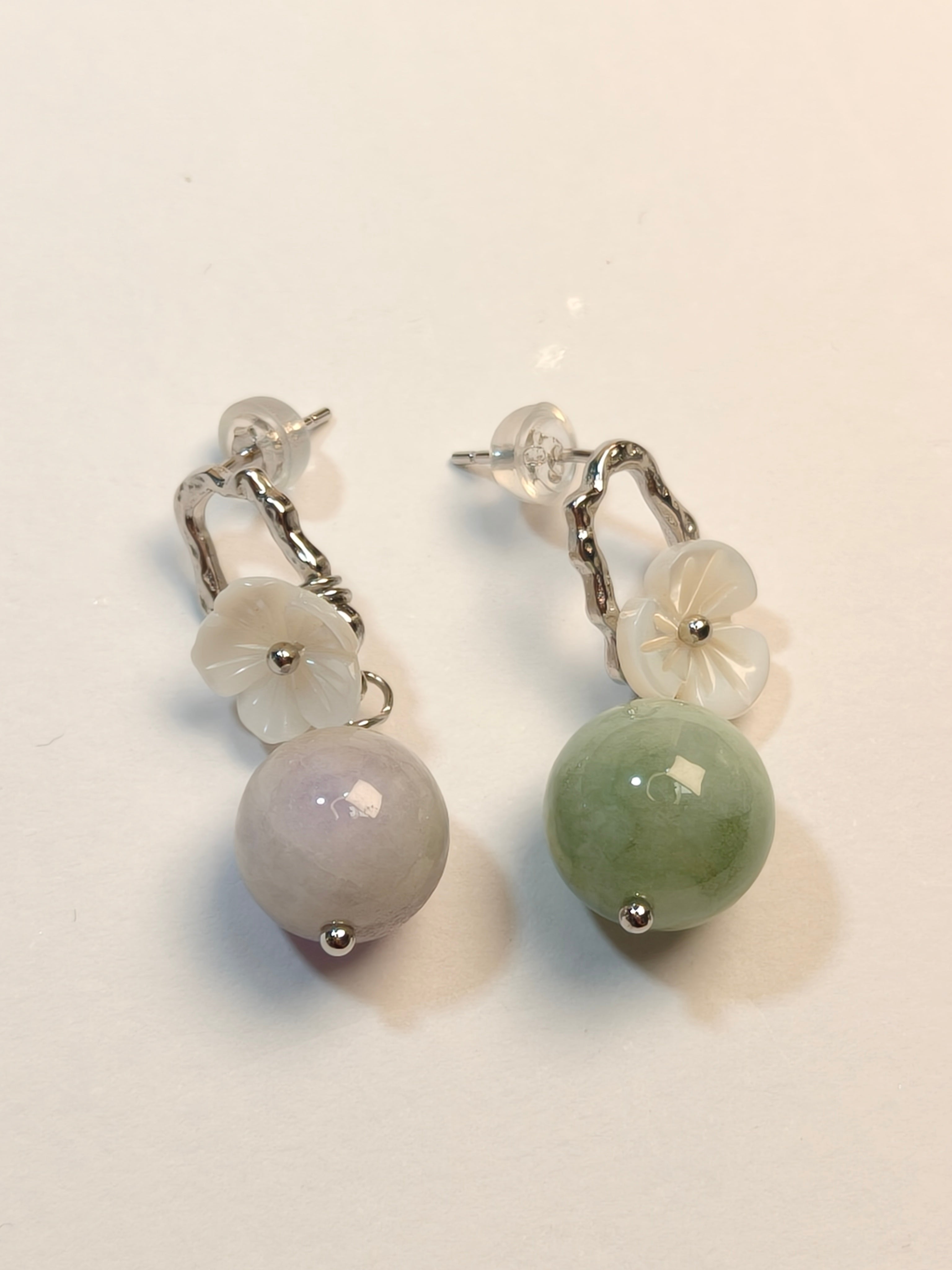 WE minimalist round bead jadeite earring