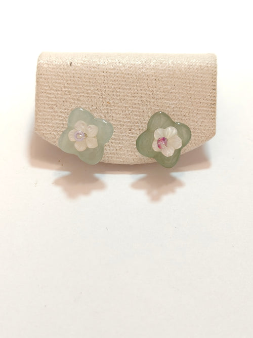 WE minimalist flower jadeite earring