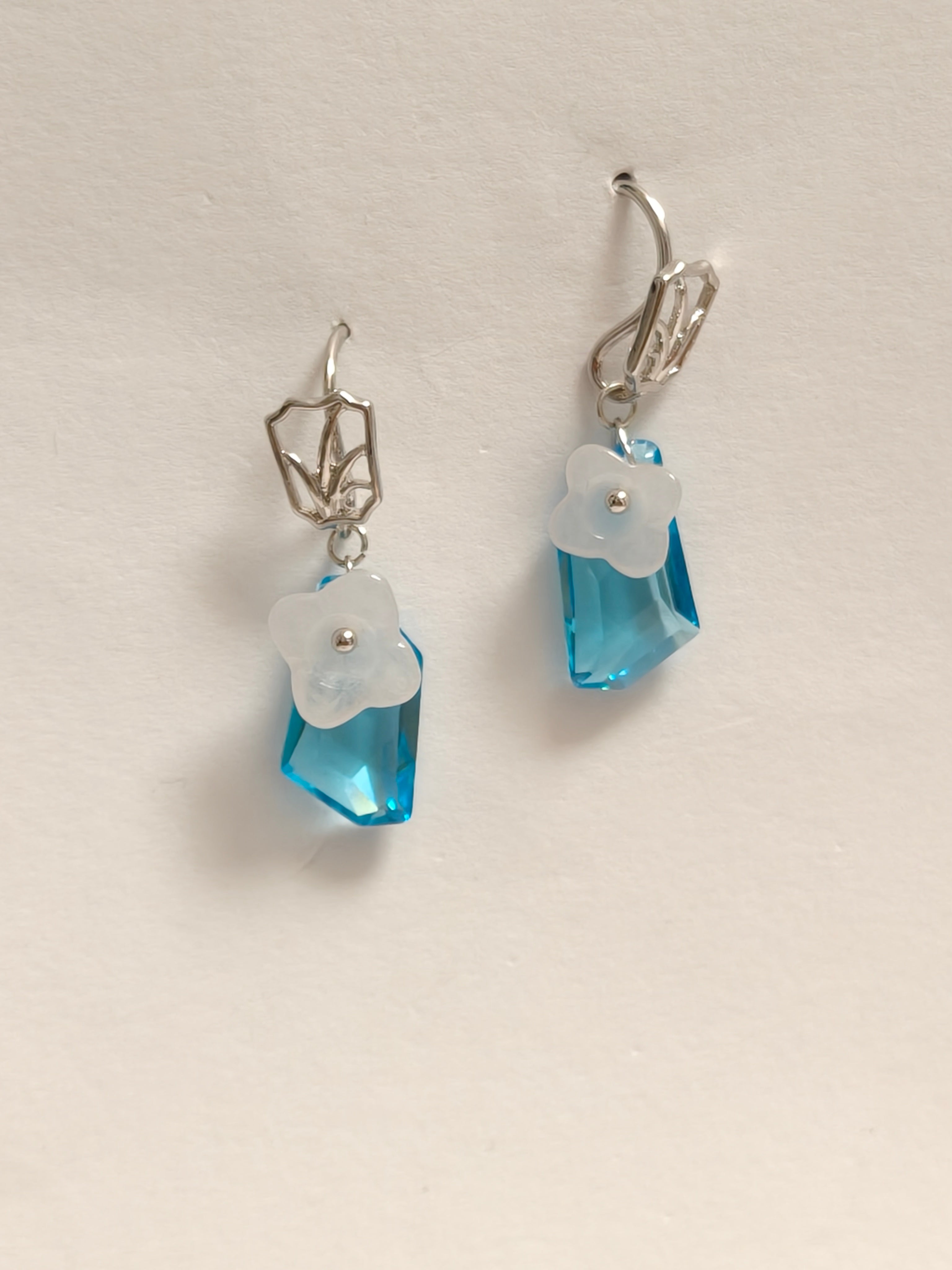 WE delite Swarovski crystal and jadeite earring