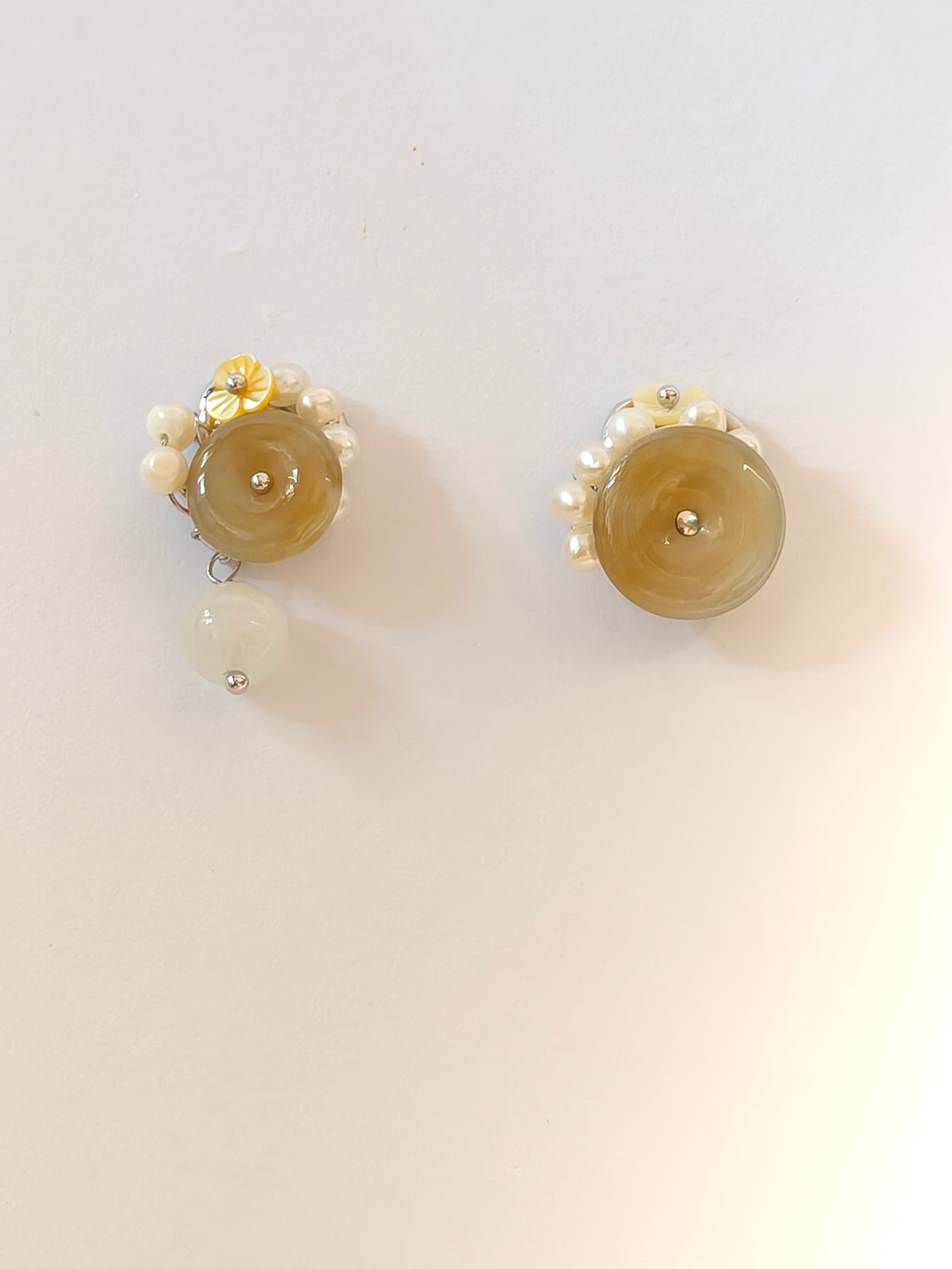 WE Monet jadeite earring