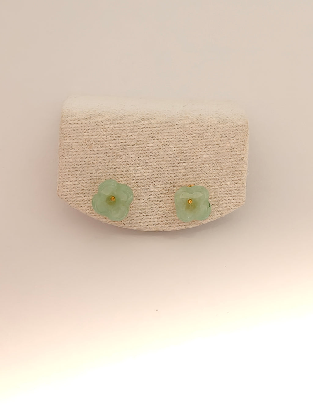 WE minimalist flower jadeite earring