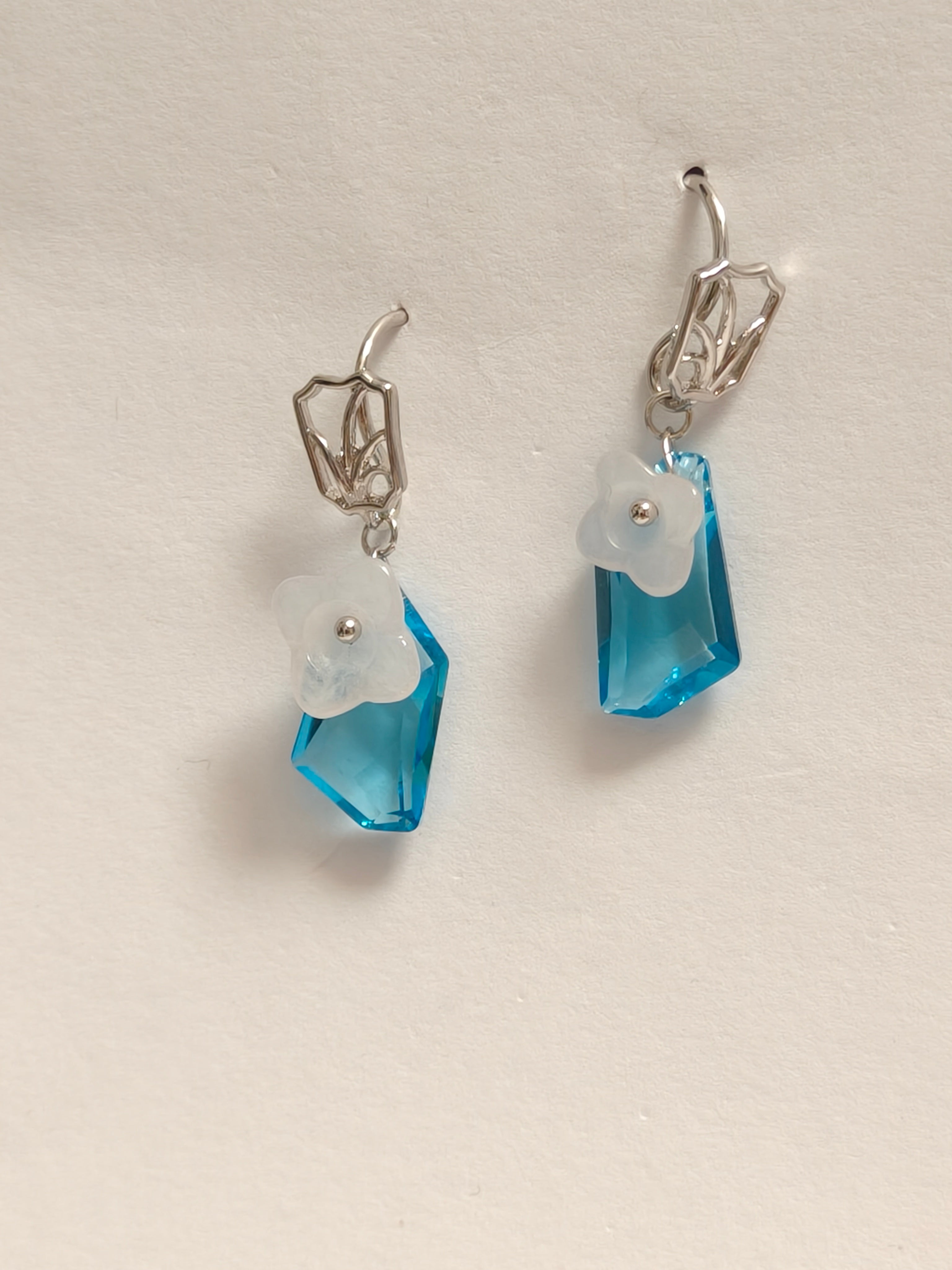 WE delite Swarovski crystal and jadeite earring