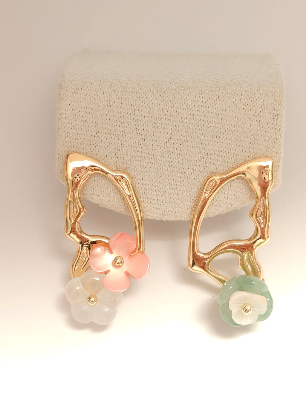 WE Monet flower jadeite earring