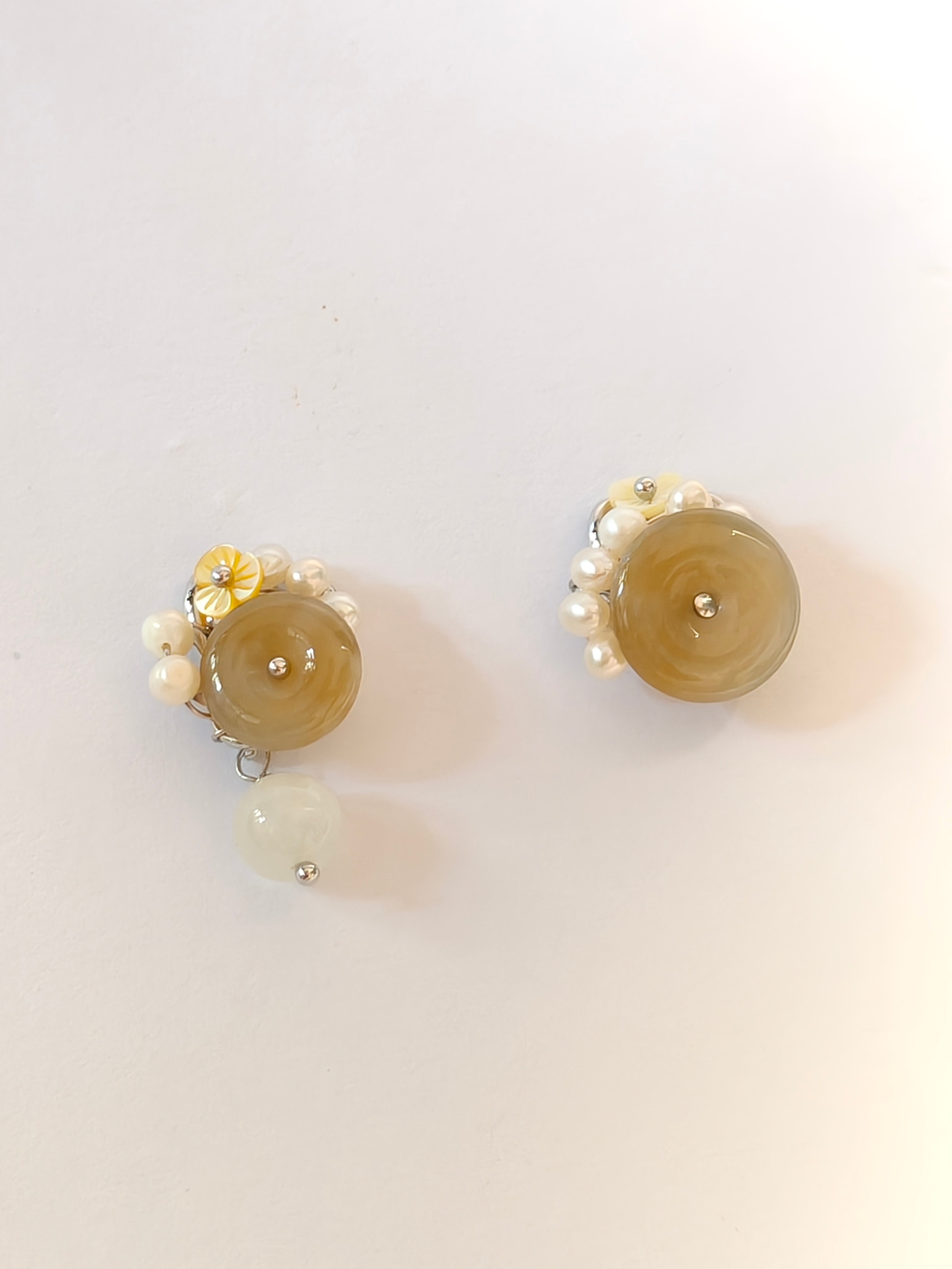WE Monet jadeite earring