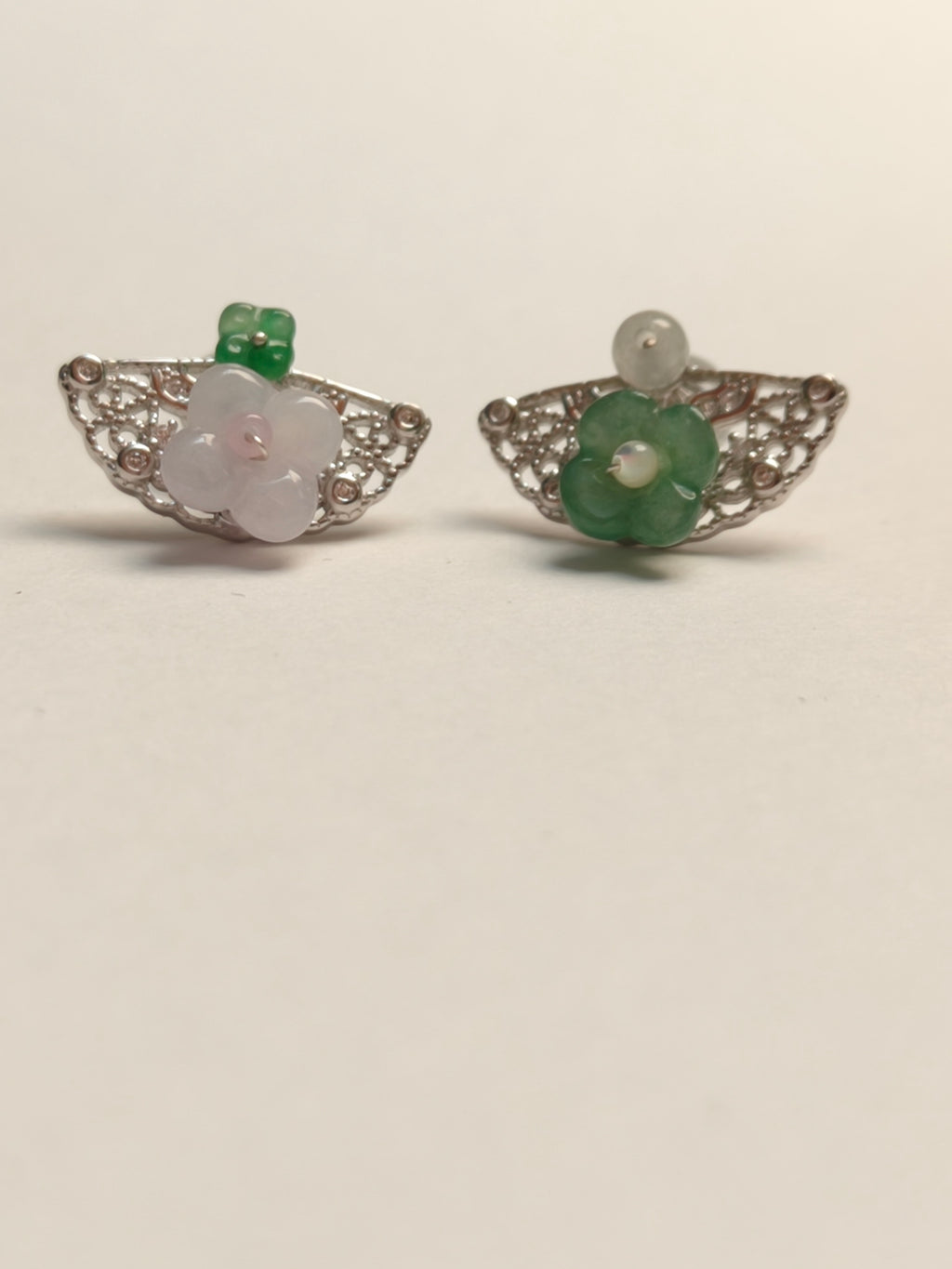 WE minimalist jadeite earring