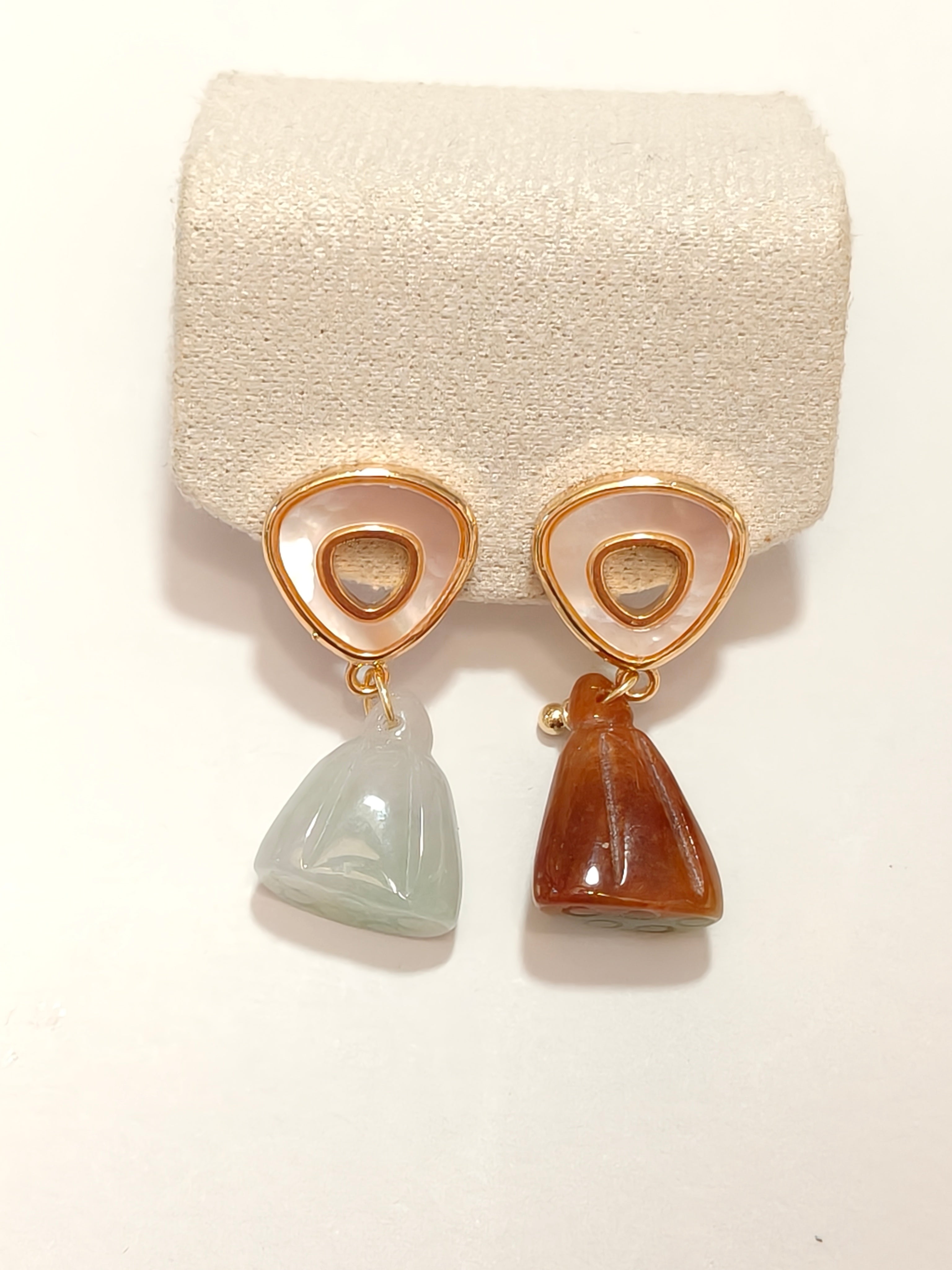 WE minimalist lotus jadeite earring