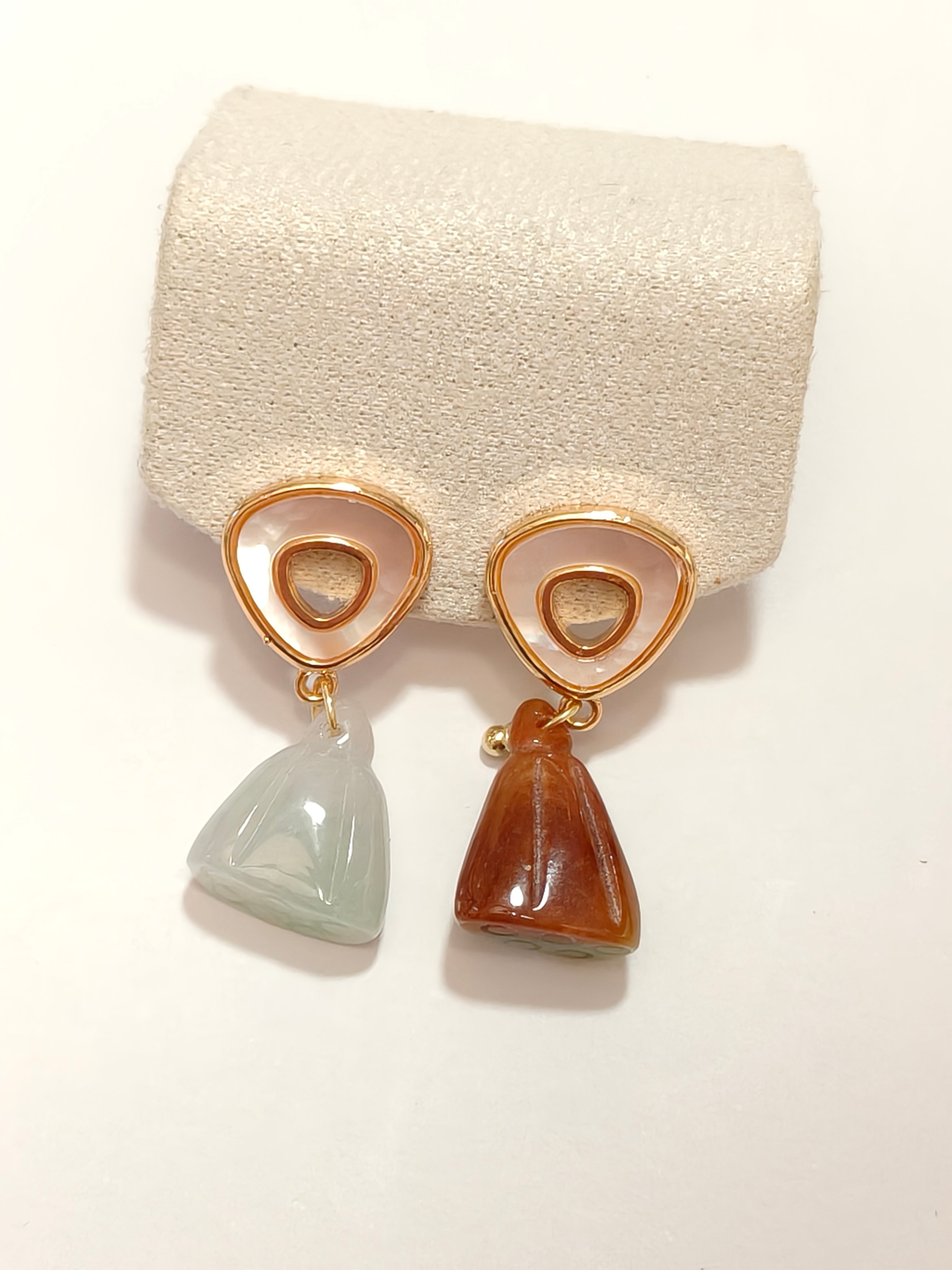 WE minimalist lotus jadeite earring