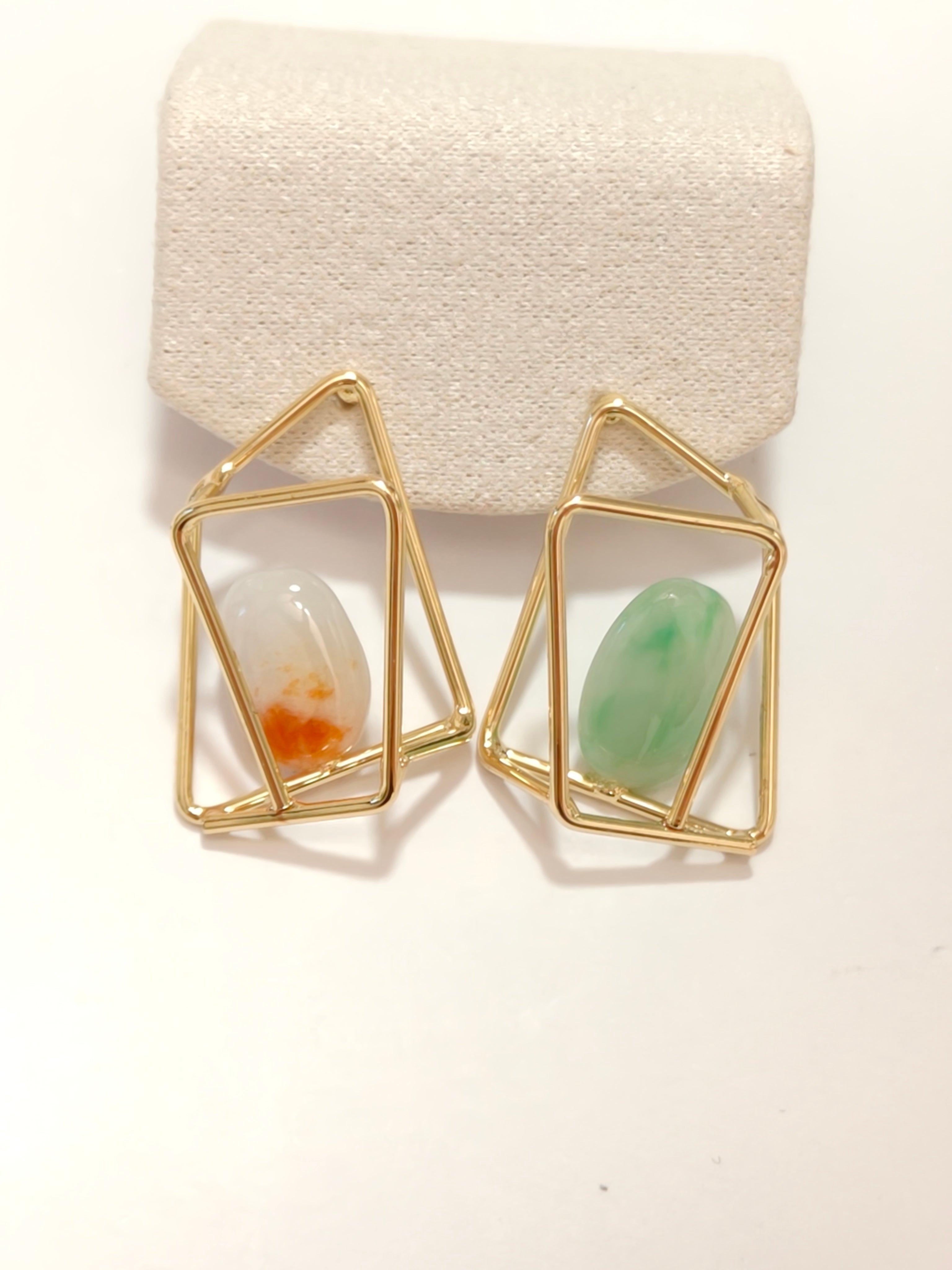 WE minimalist jadeite earring