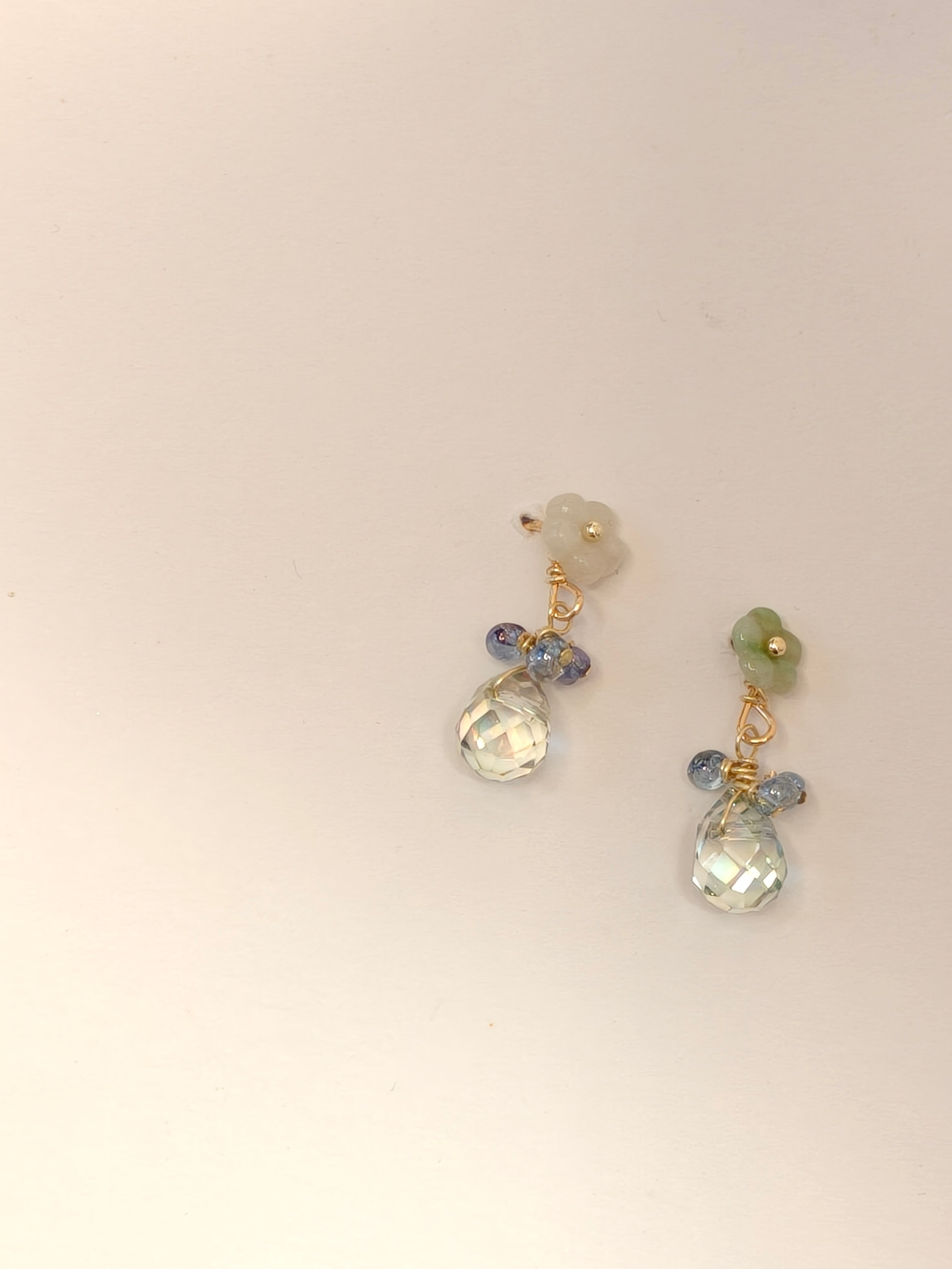 WE delite crystal and jadeite earring