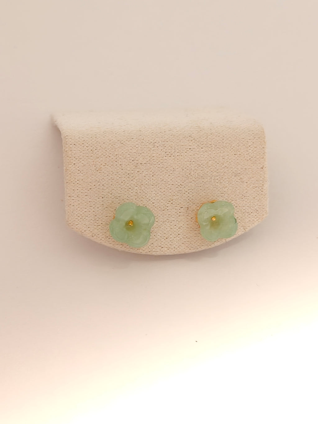 WE minimalist flower jadeite earring