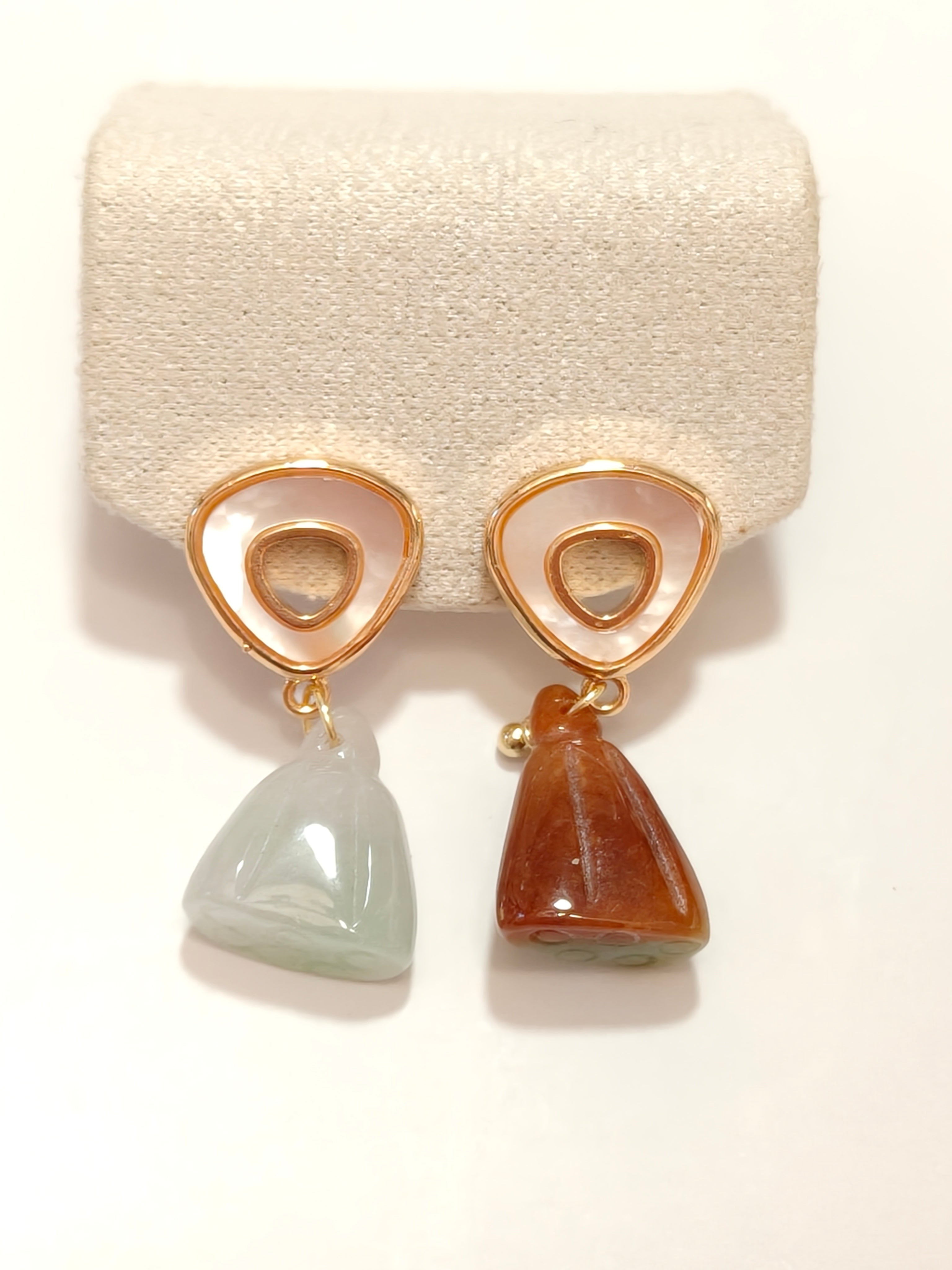 WE minimalist lotus jadeite earring