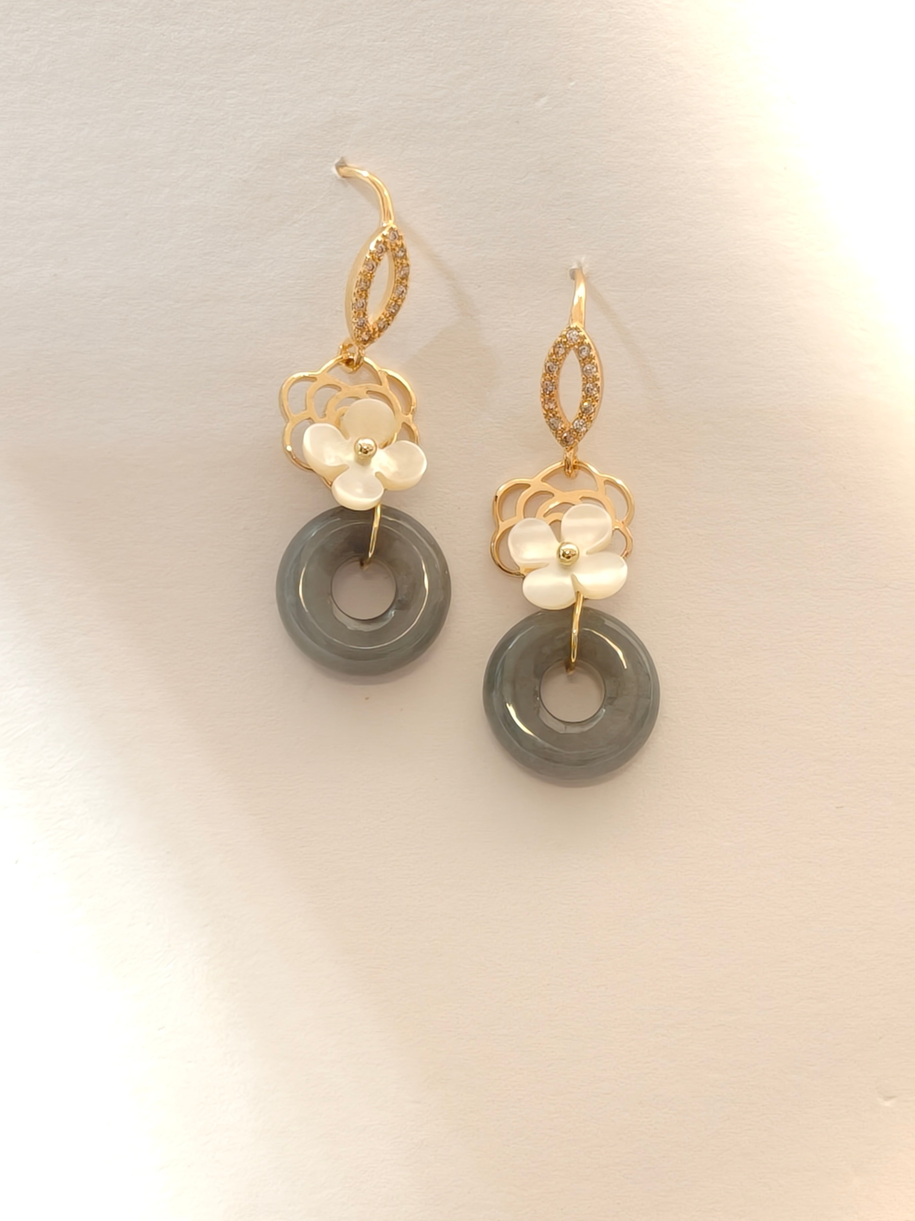 WE Monet jadeite earring