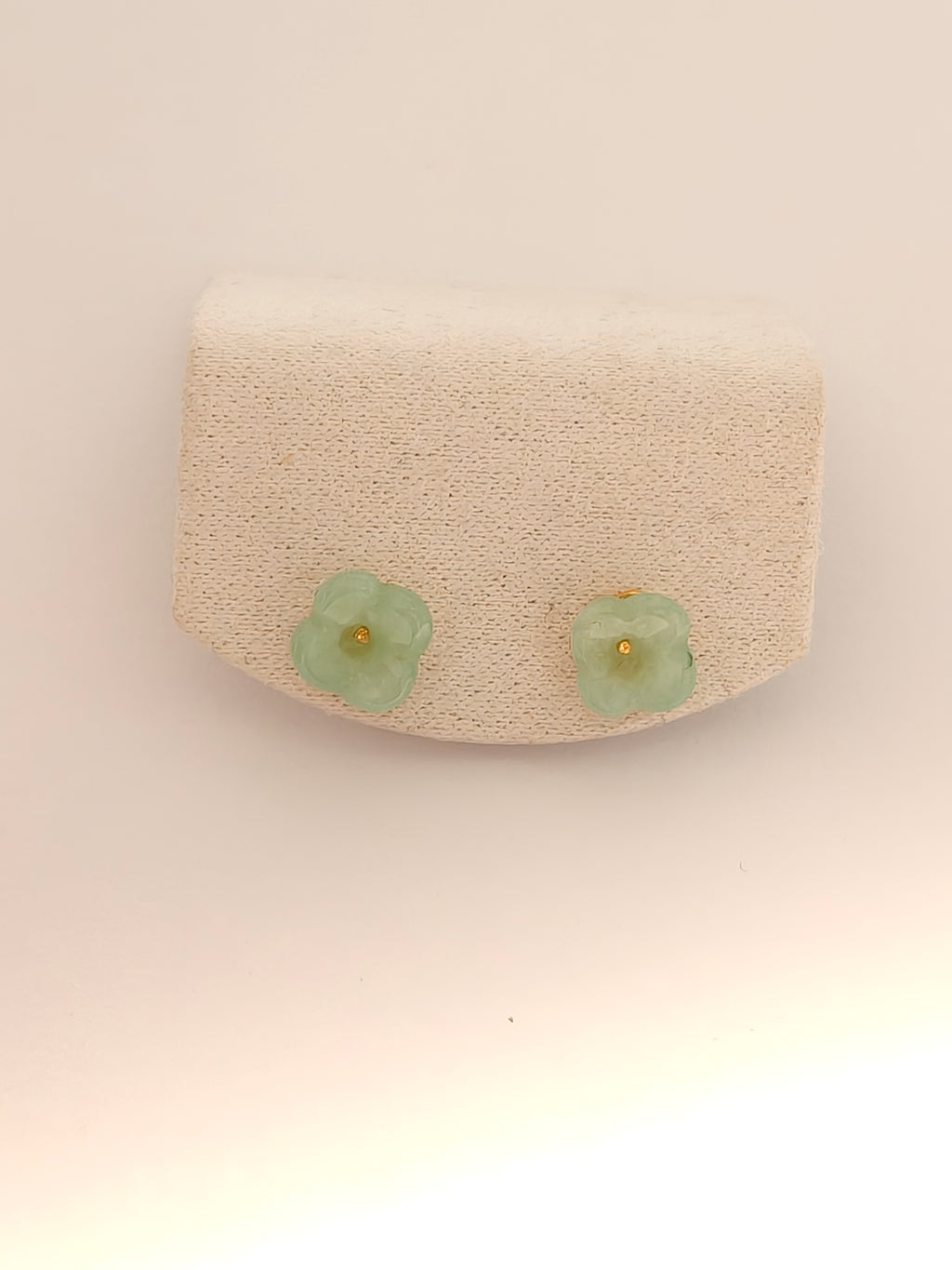 WE minimalist flower jadeite earring