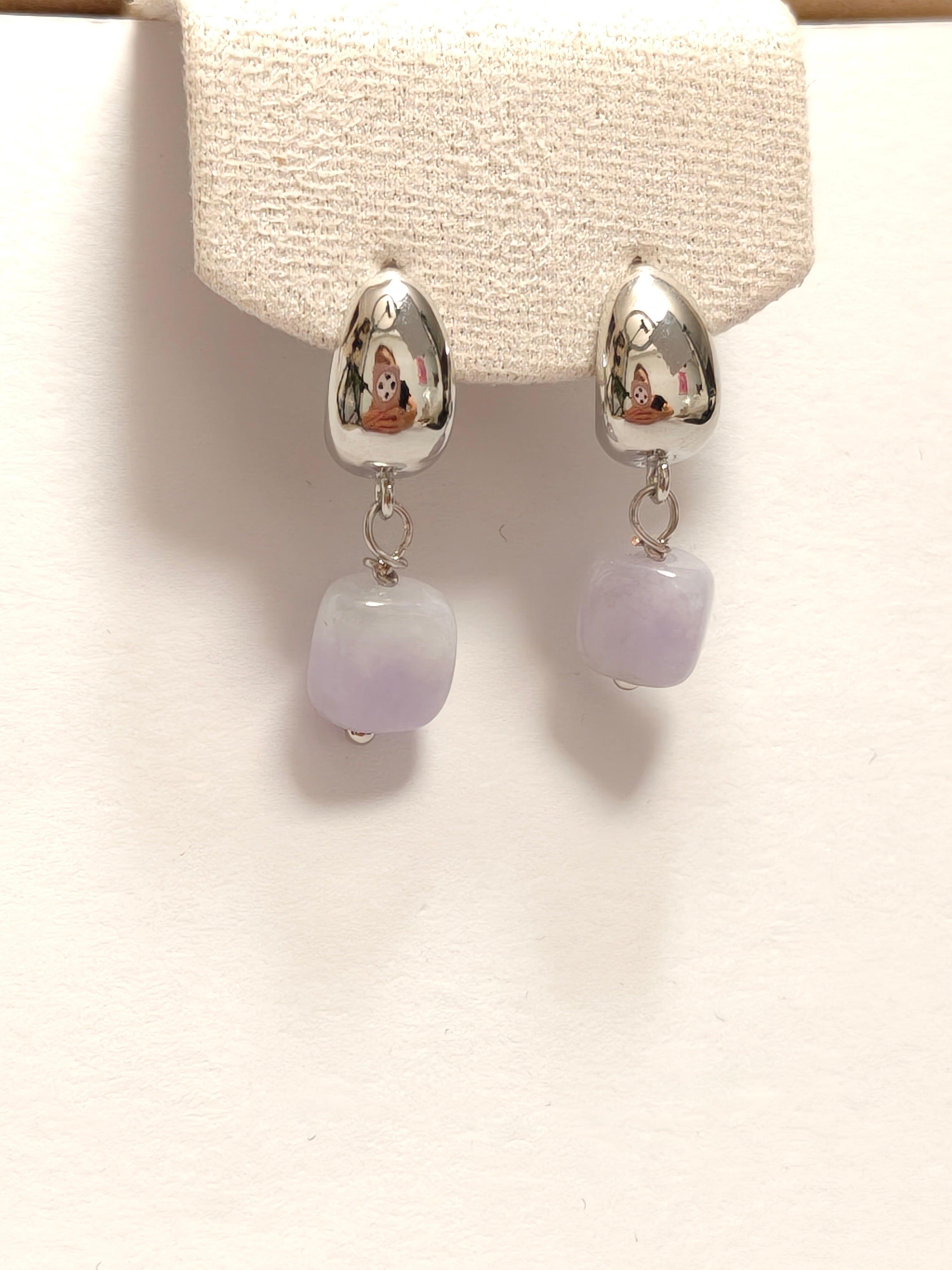 WE minimalist lavender jadeite earring