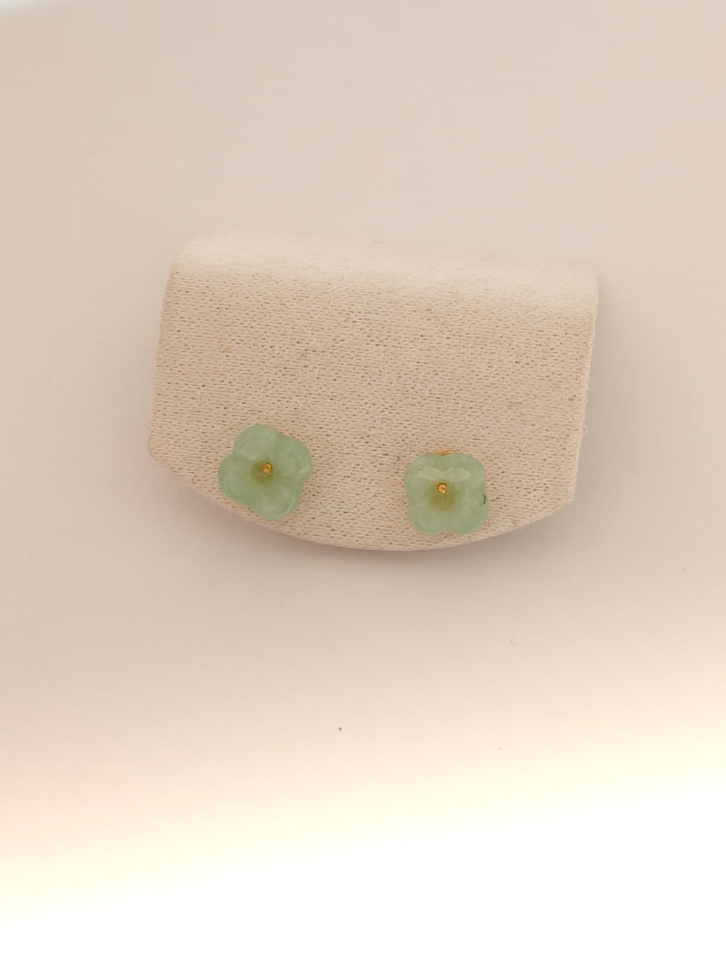 WE minimalist flower jadeite earring