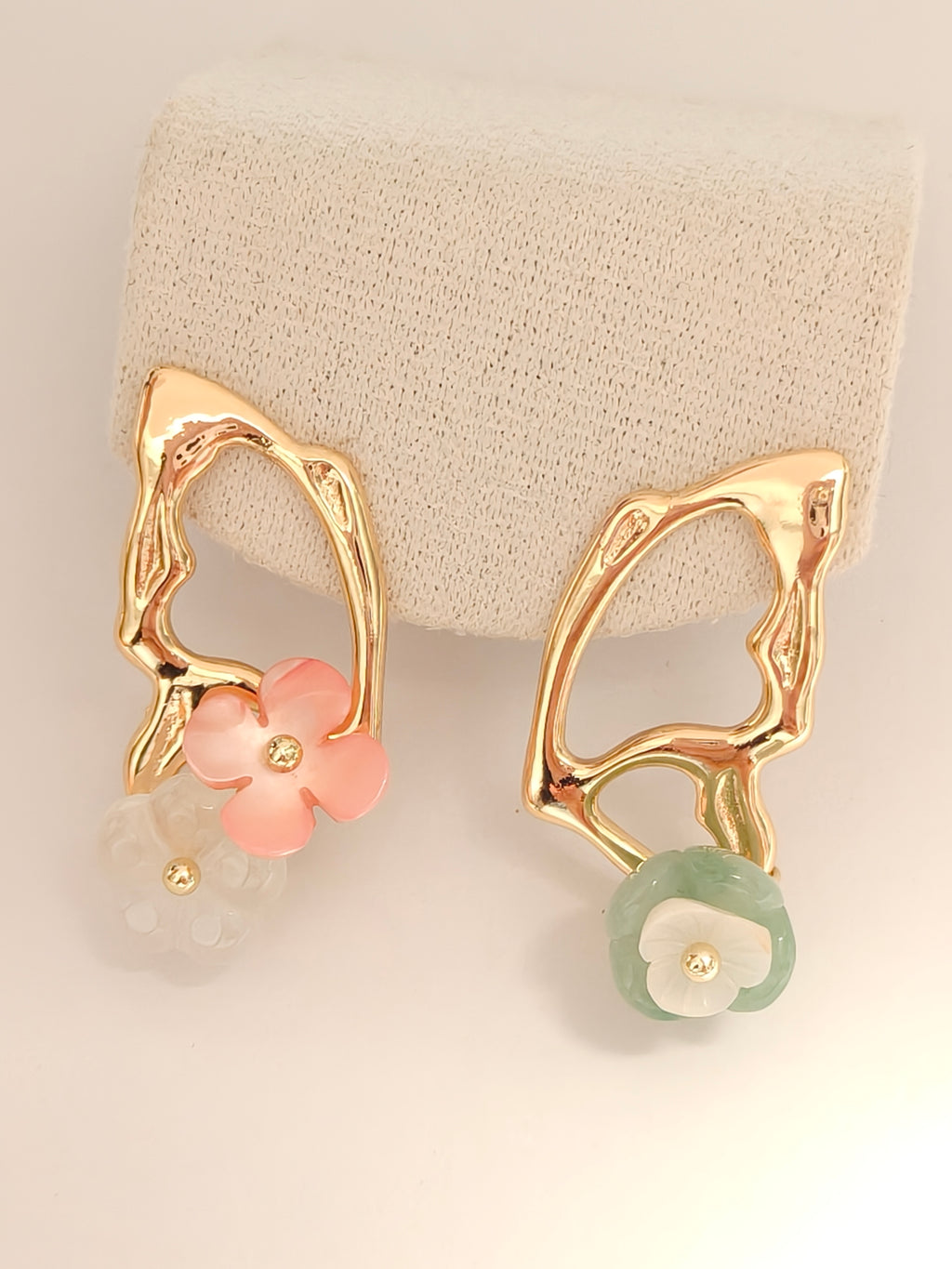WE Monet flower jadeite earring