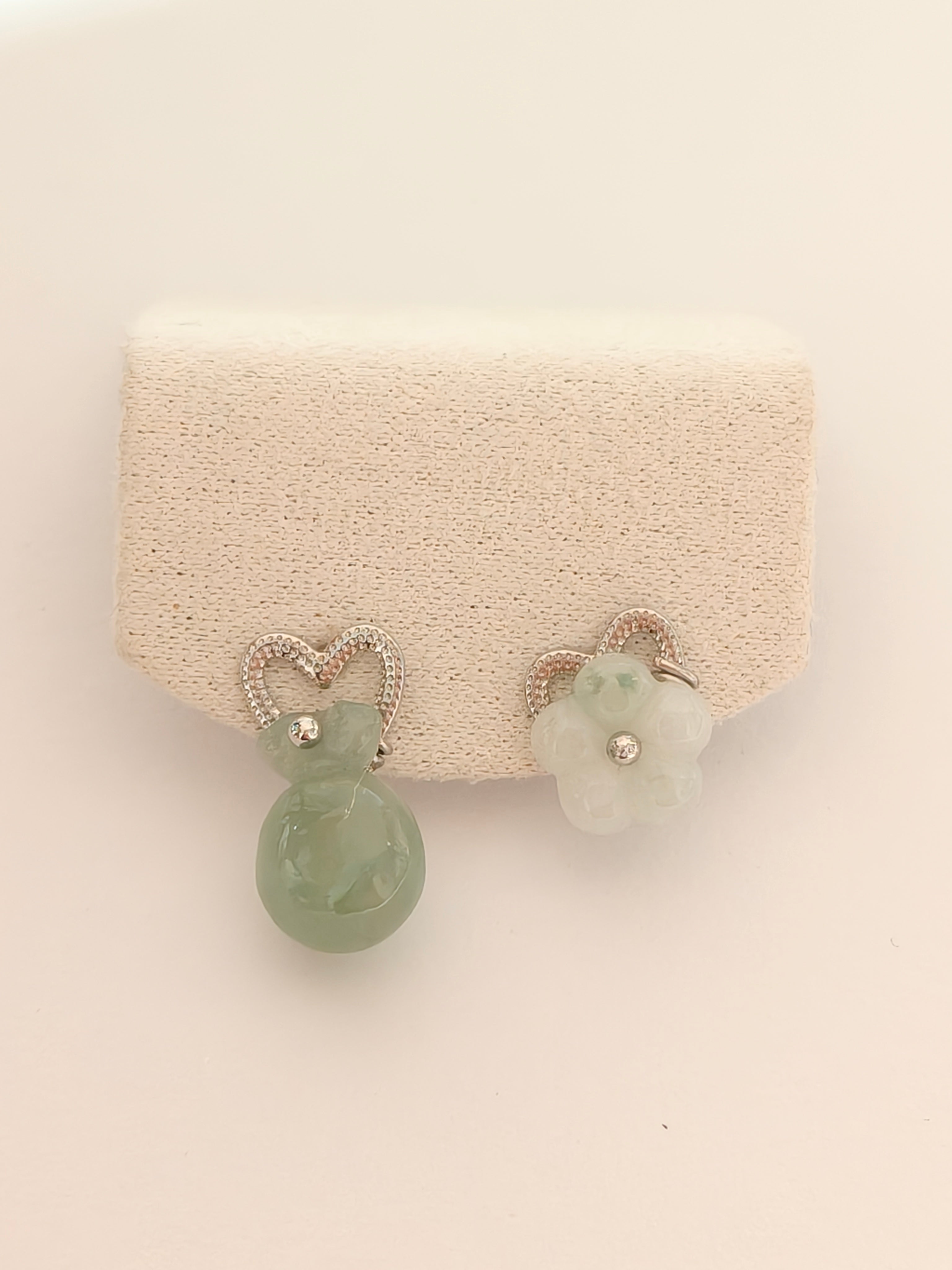 WE money bag jadeite earring