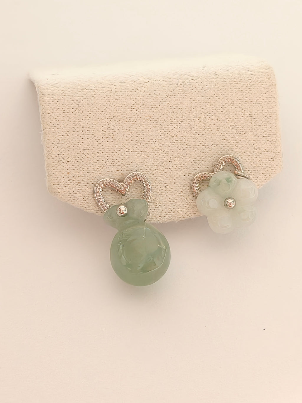 WE money bag jadeite earring