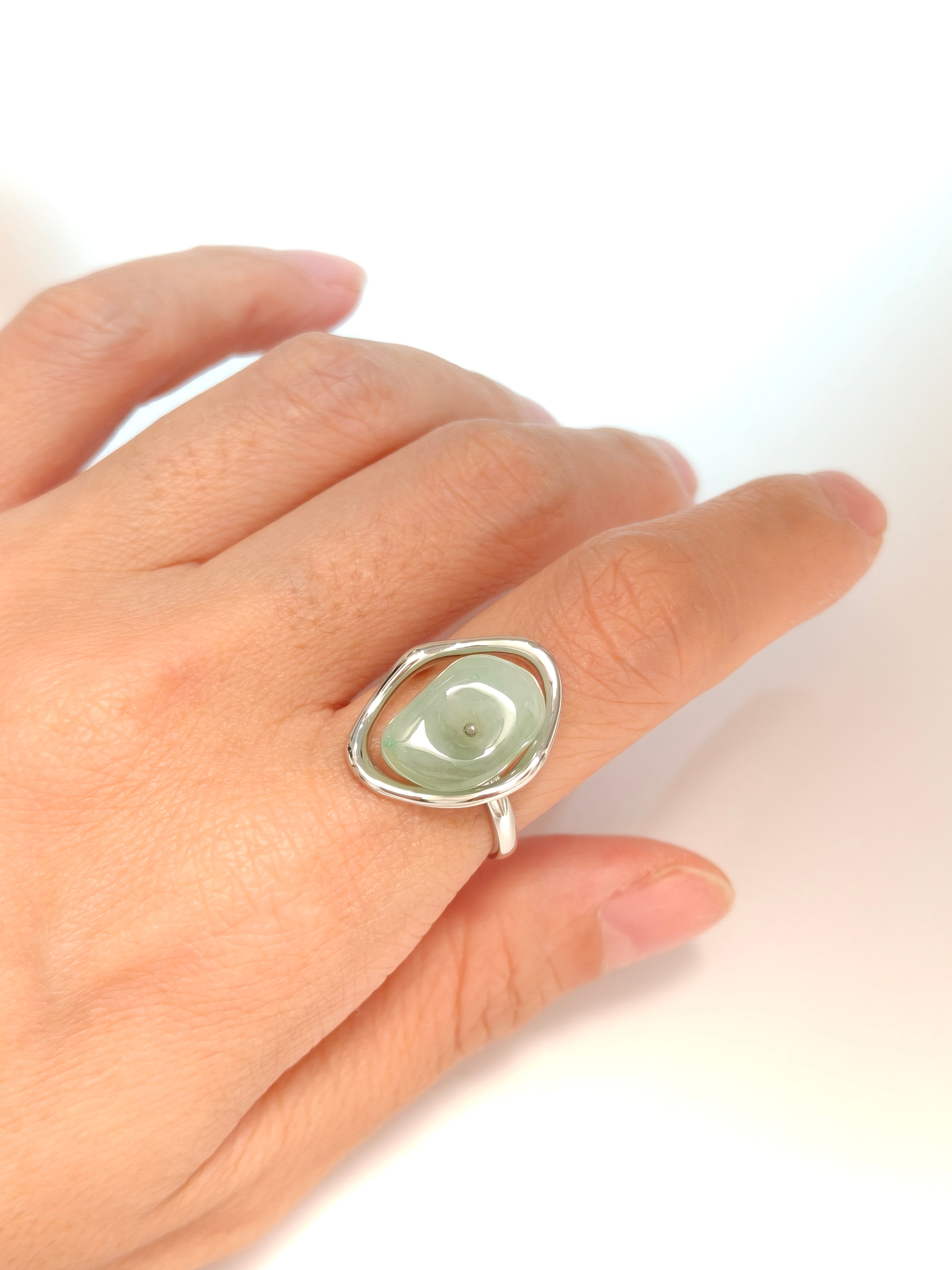 WE Monet Ring