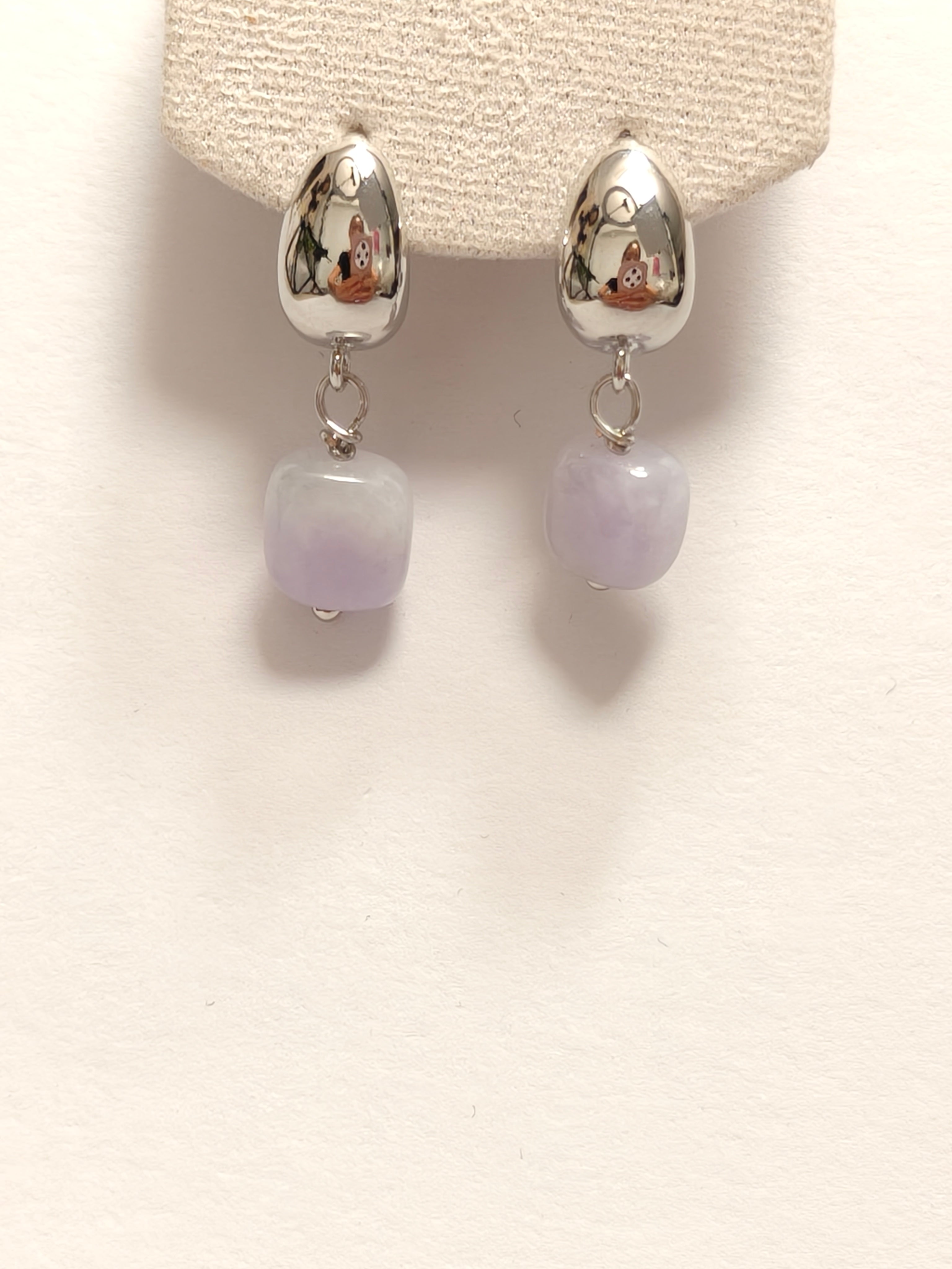 WE minimalist lavender jadeite earring