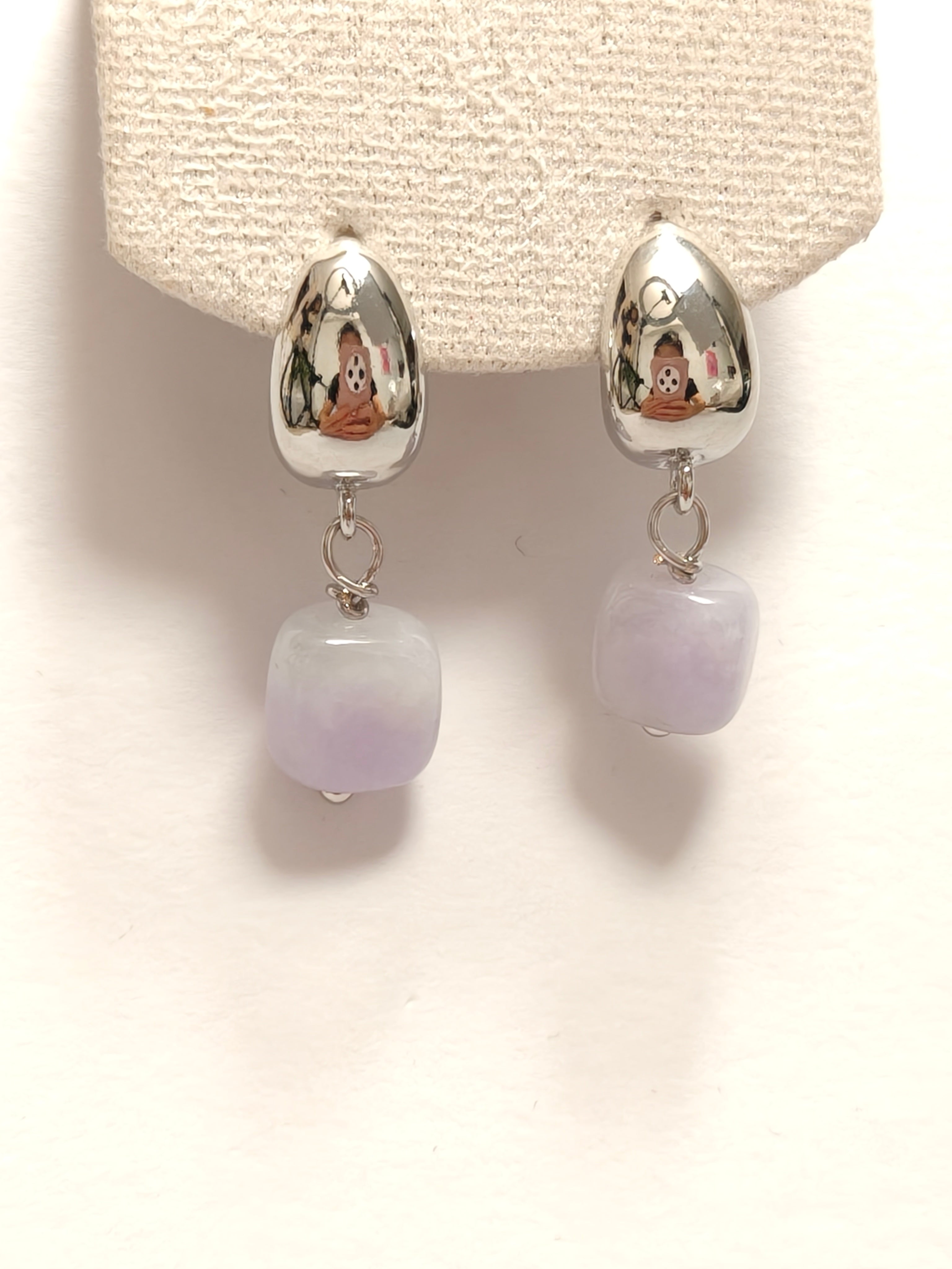 WE minimalist lavender jadeite earring