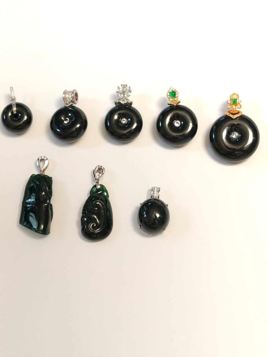 WE Liora - type A mo cui black  jadeite pendant with certificate