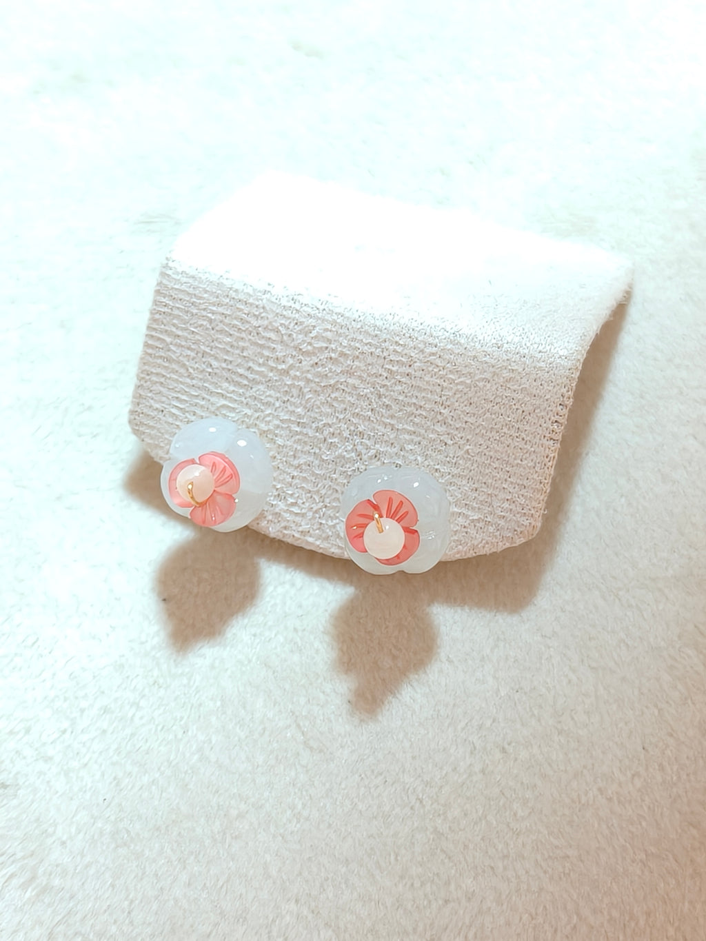 WE minimalist jadeite flower earring