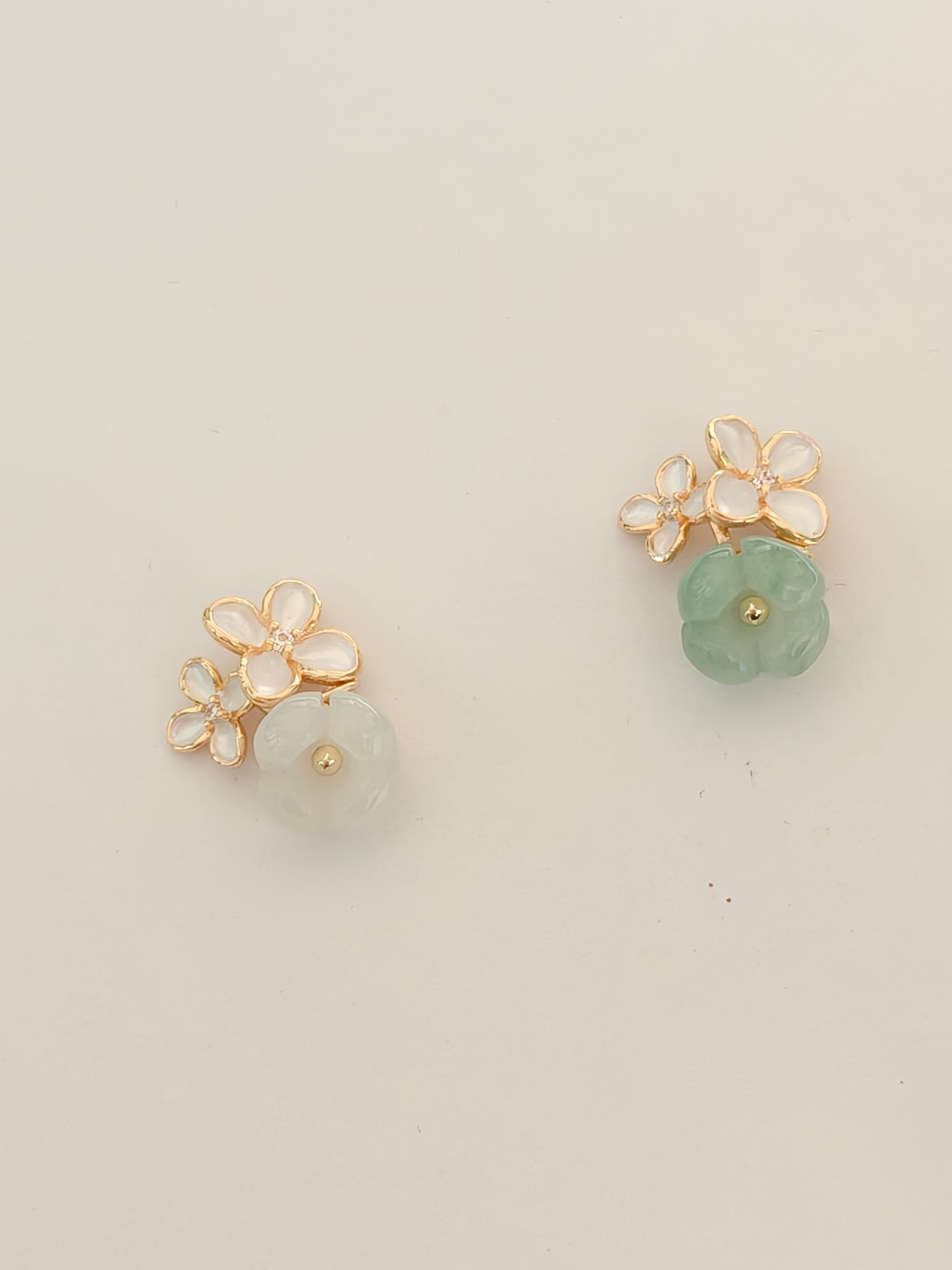 WE Monet jadeite earring