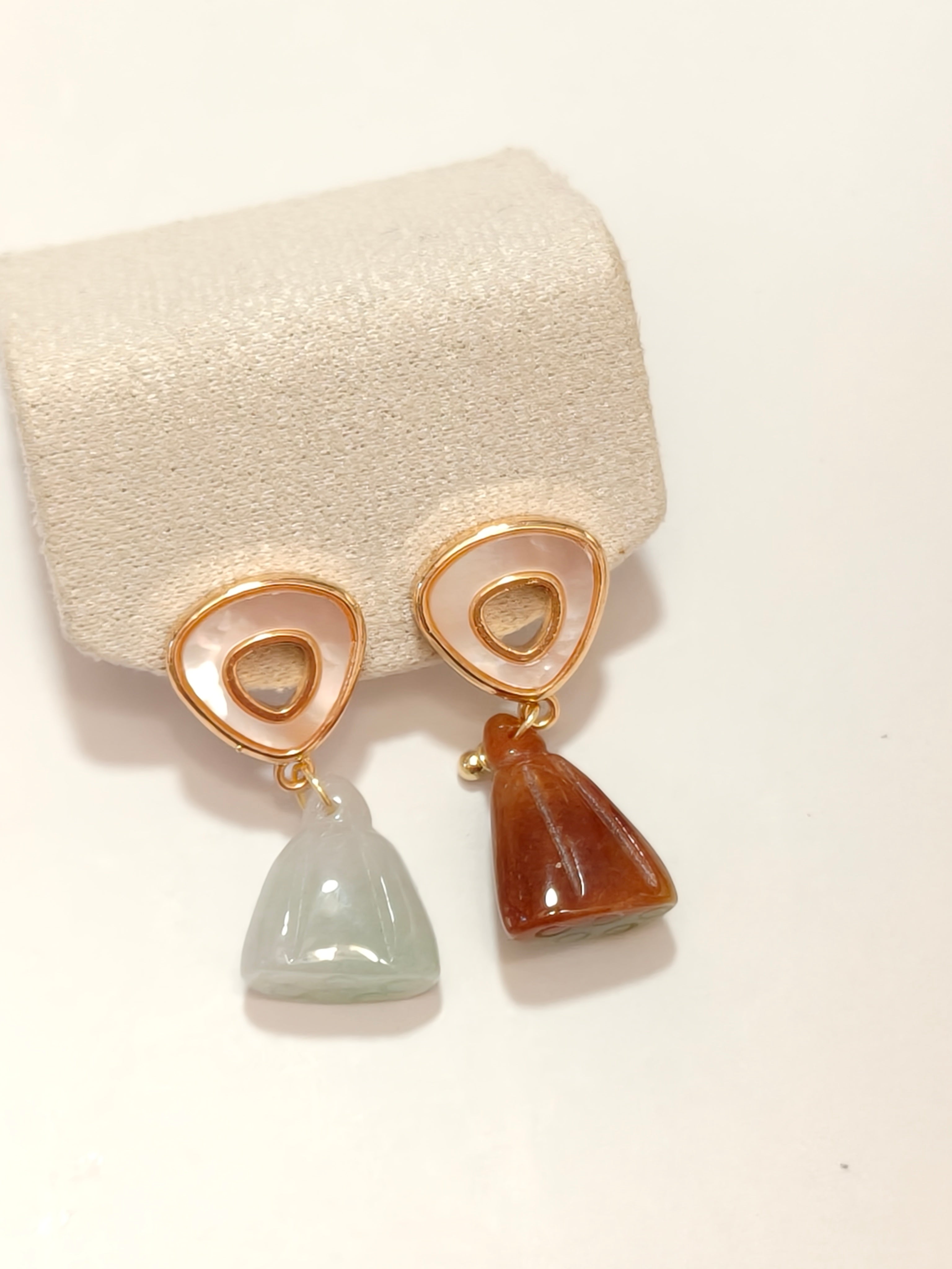 WE minimalist lotus jadeite earring