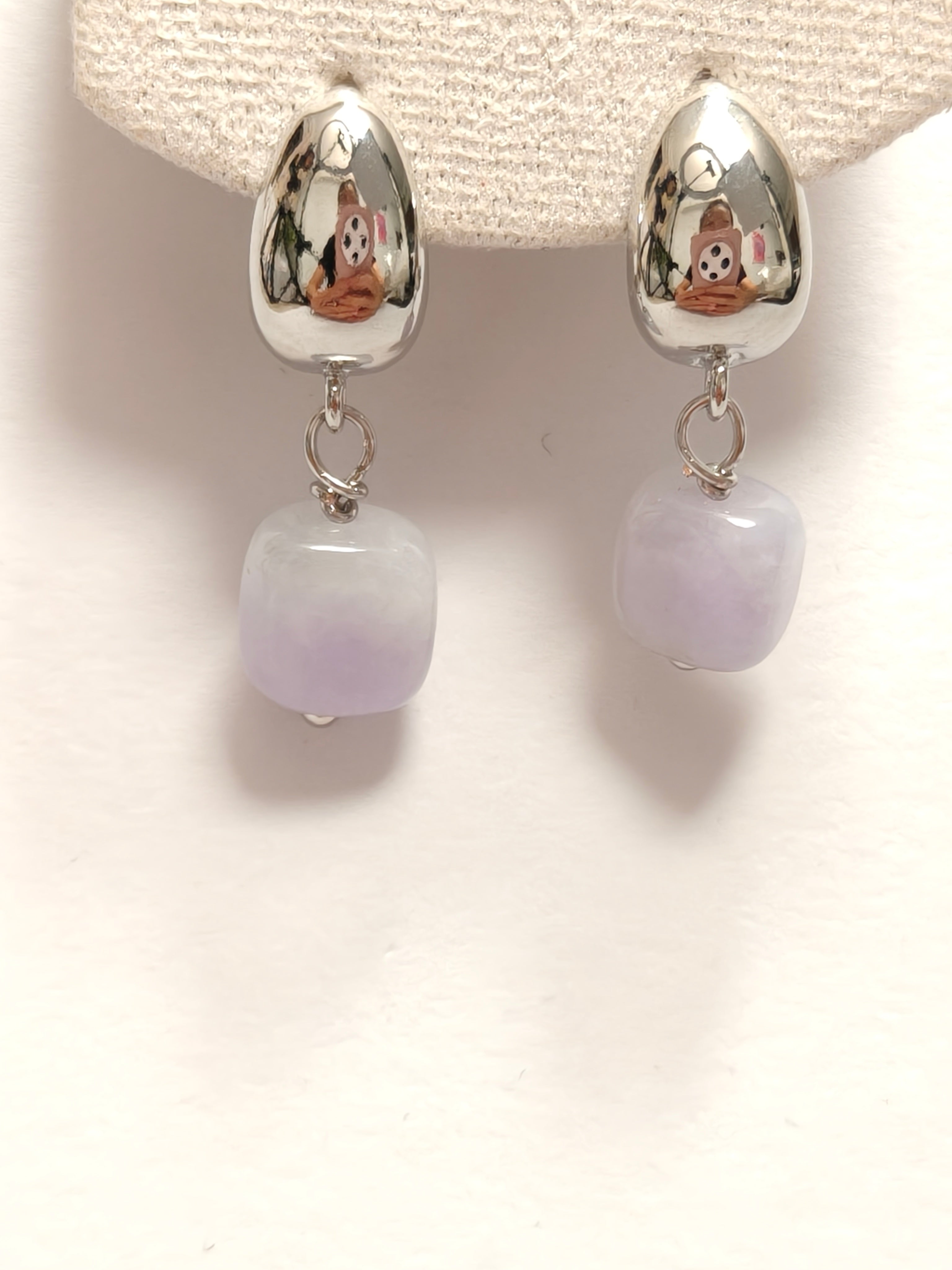 WE minimalist lavender jadeite earring