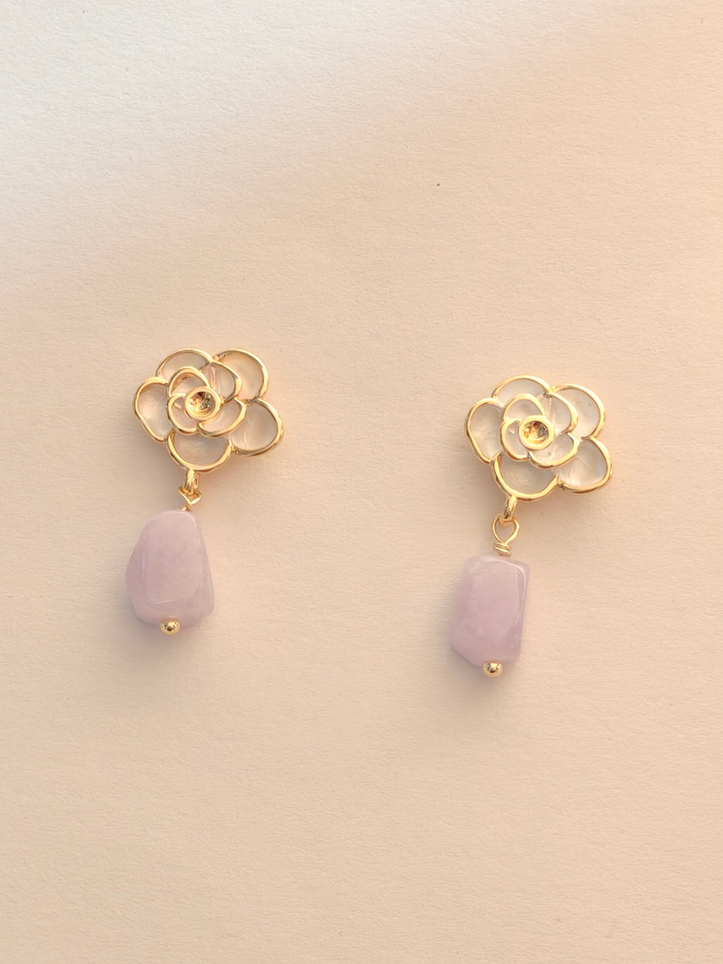 WE lavender jadeite earring