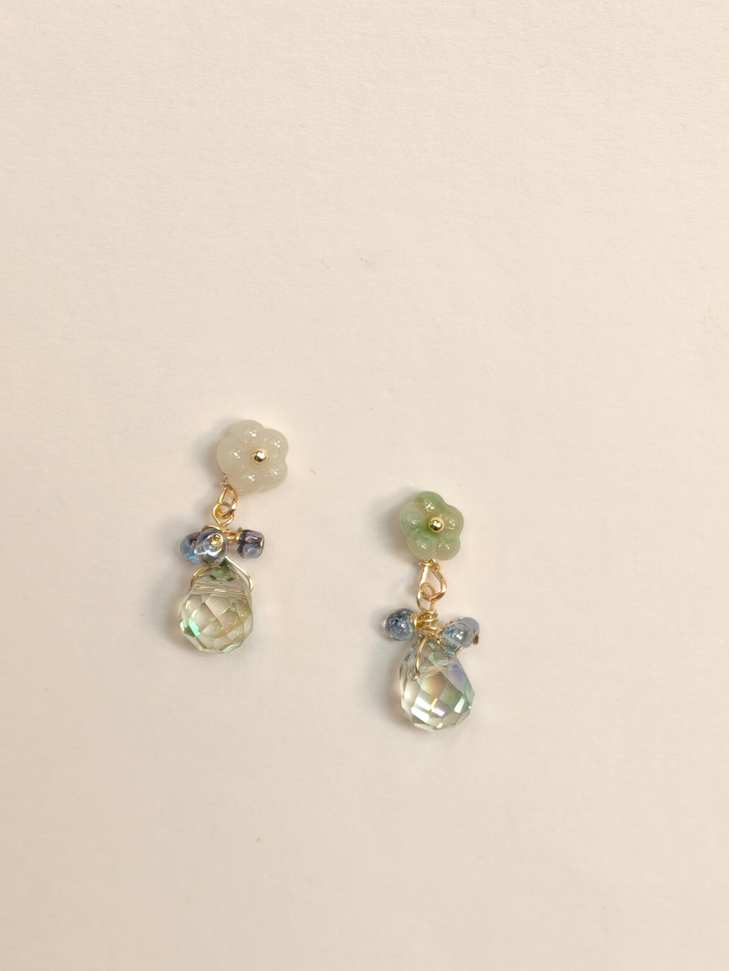WE delite crystal and jadeite earring