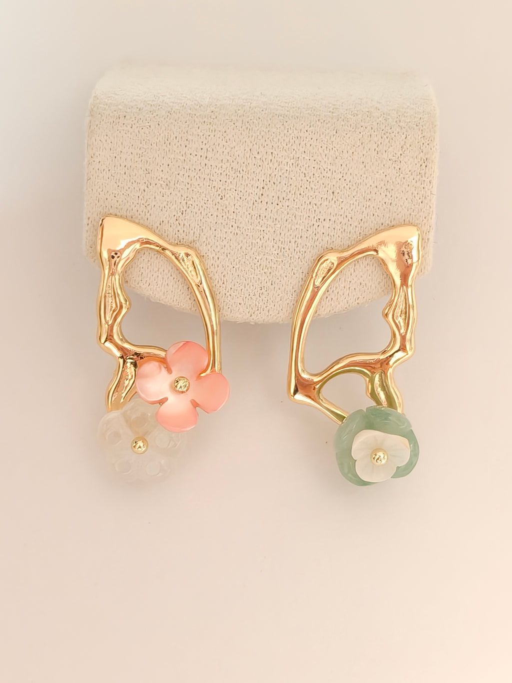 WE Monet flower jadeite earring
