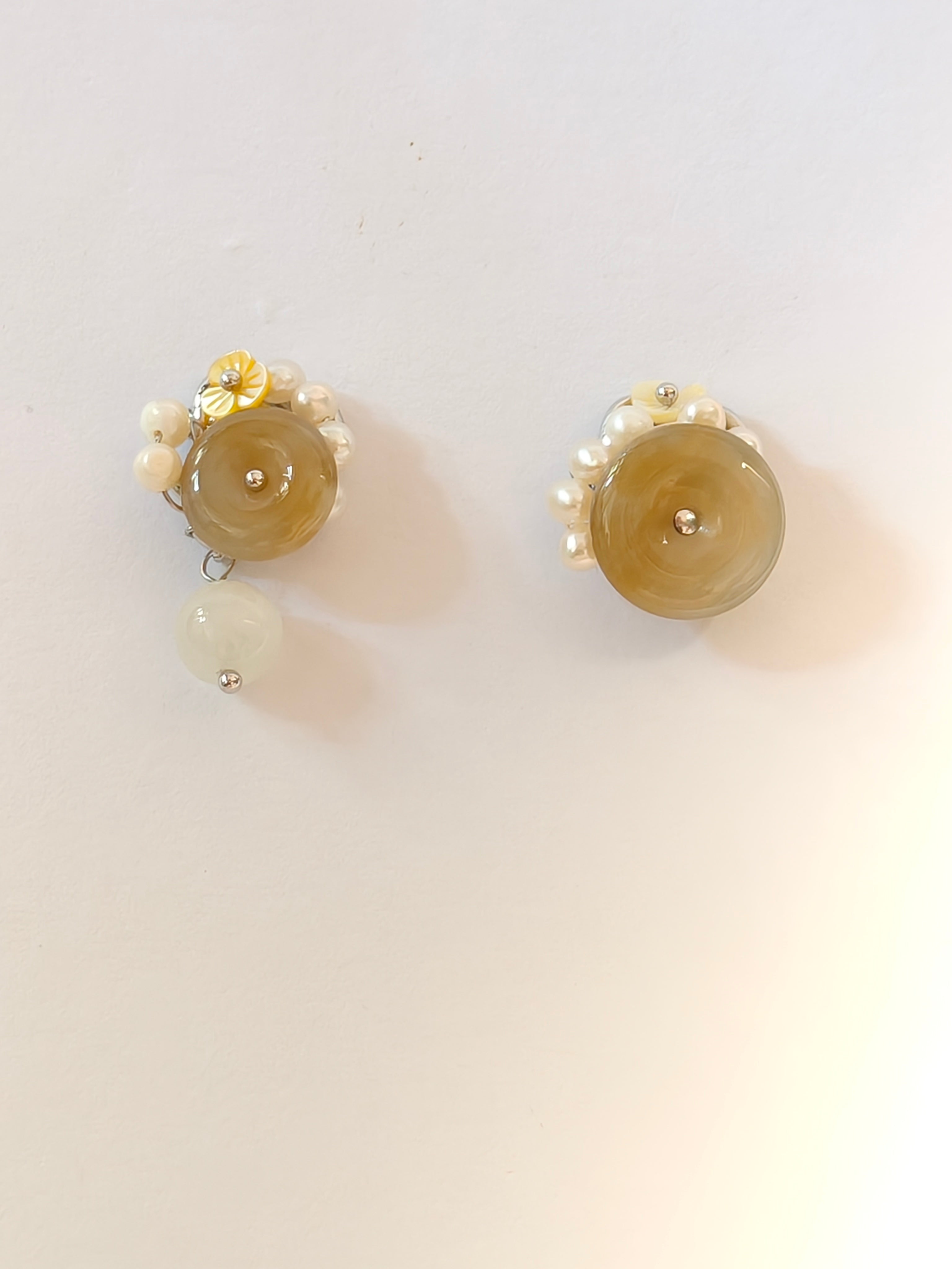 WE Monet jadeite earring