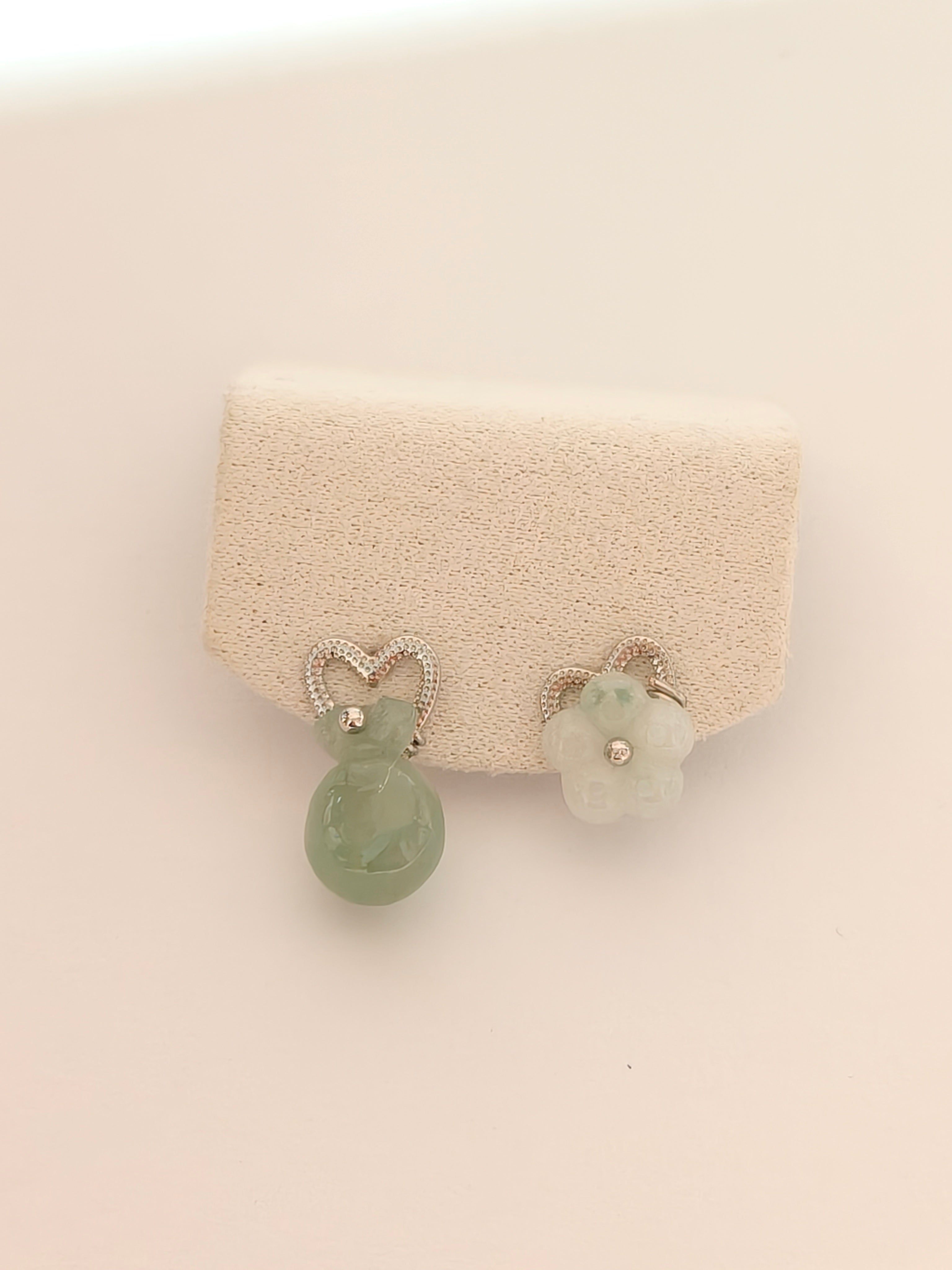 WE money bag jadeite earring