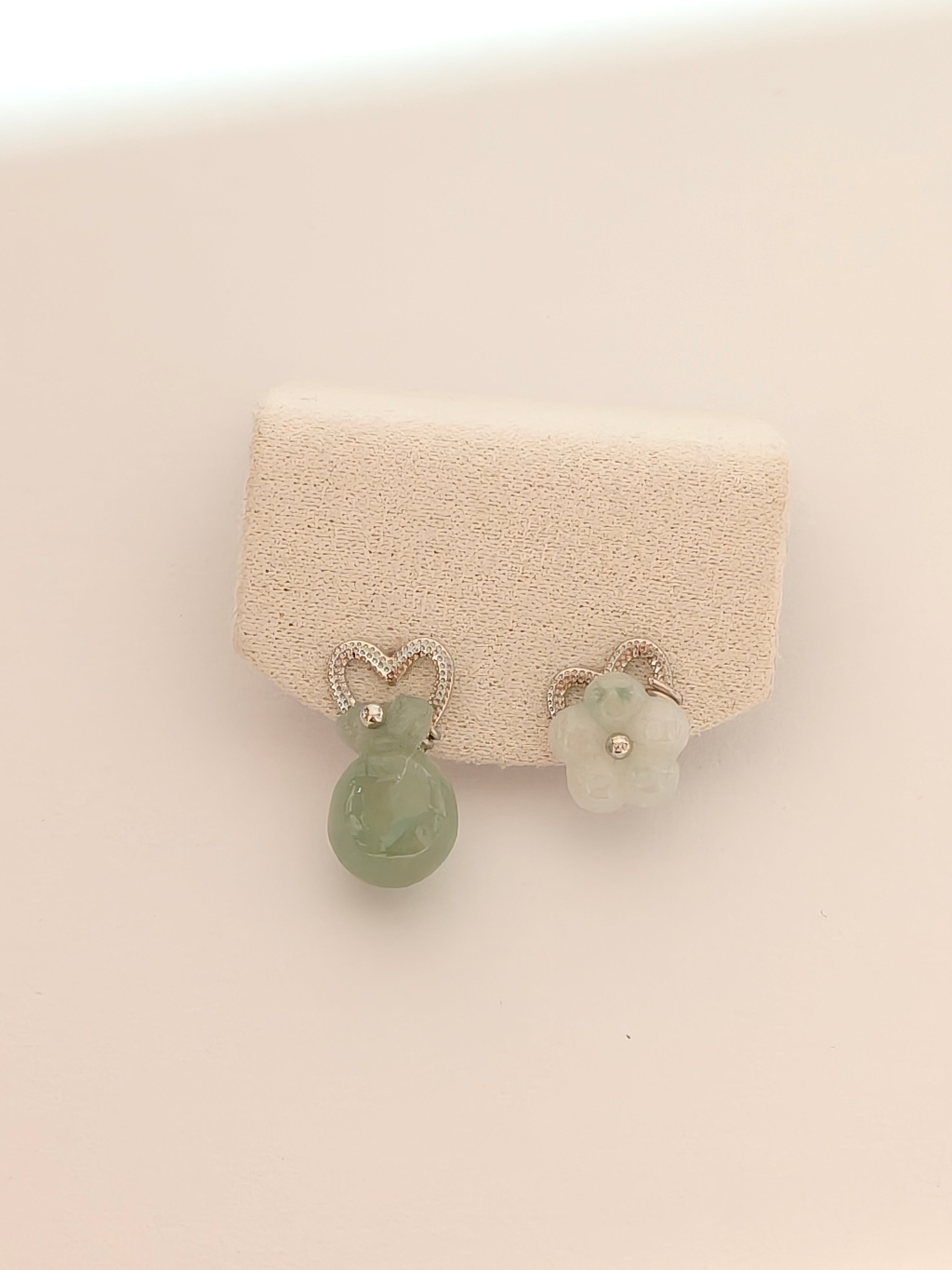 WE money bag jadeite earring