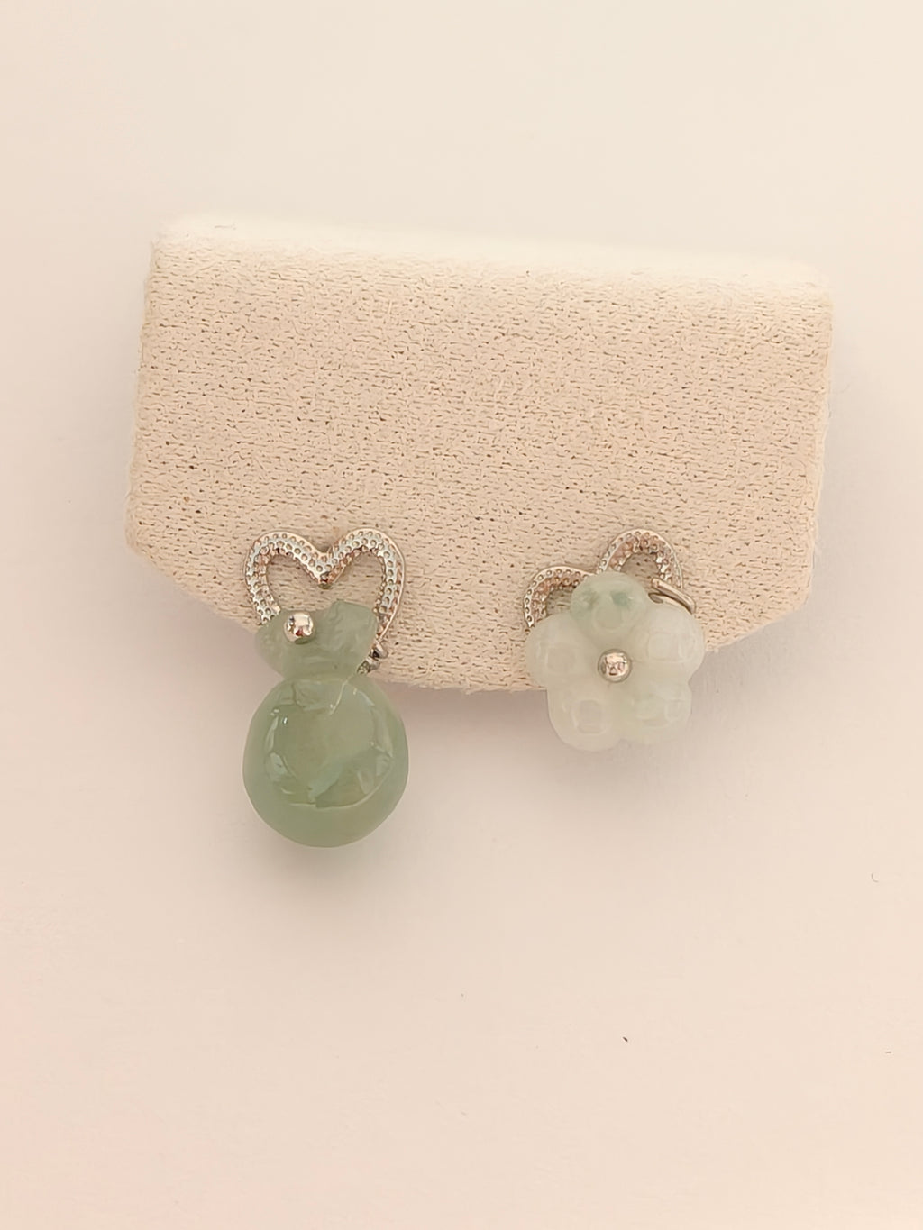 WE money bag jadeite earring