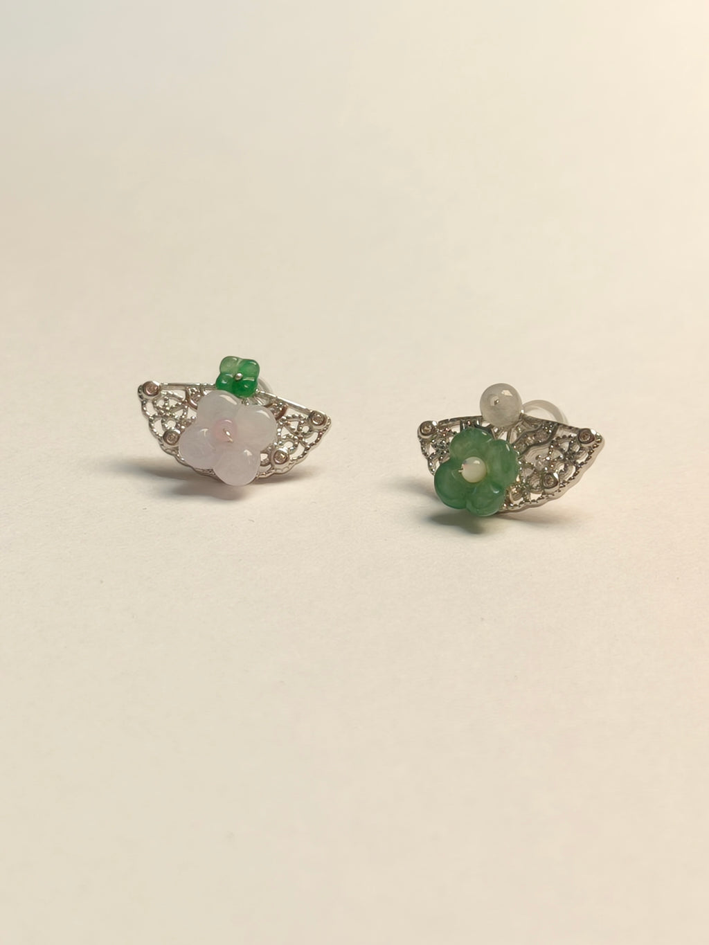 WE minimalist jadeite earring