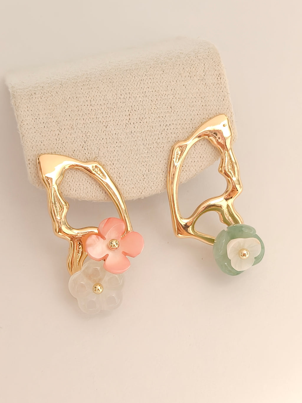 WE Monet flower jadeite earring