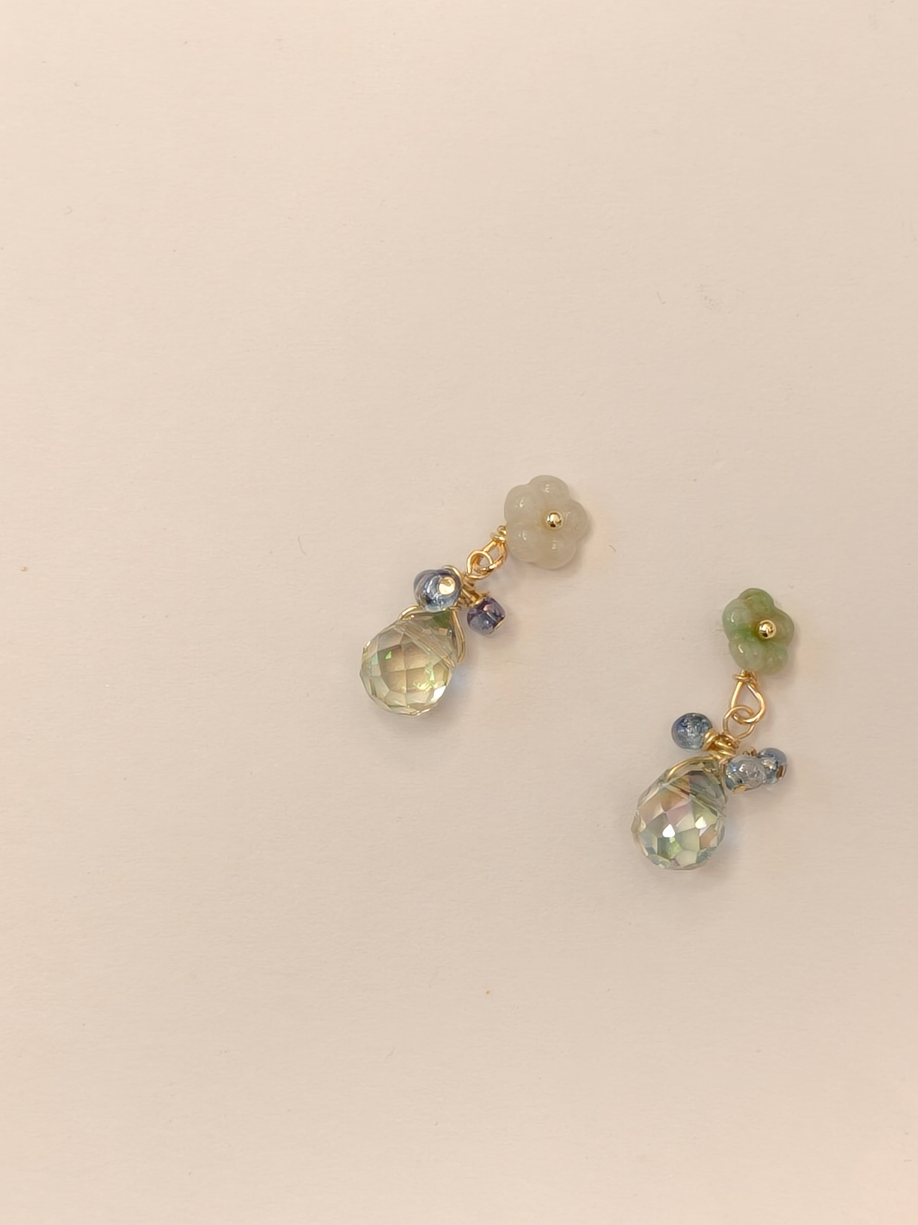WE delite crystal and jadeite earring